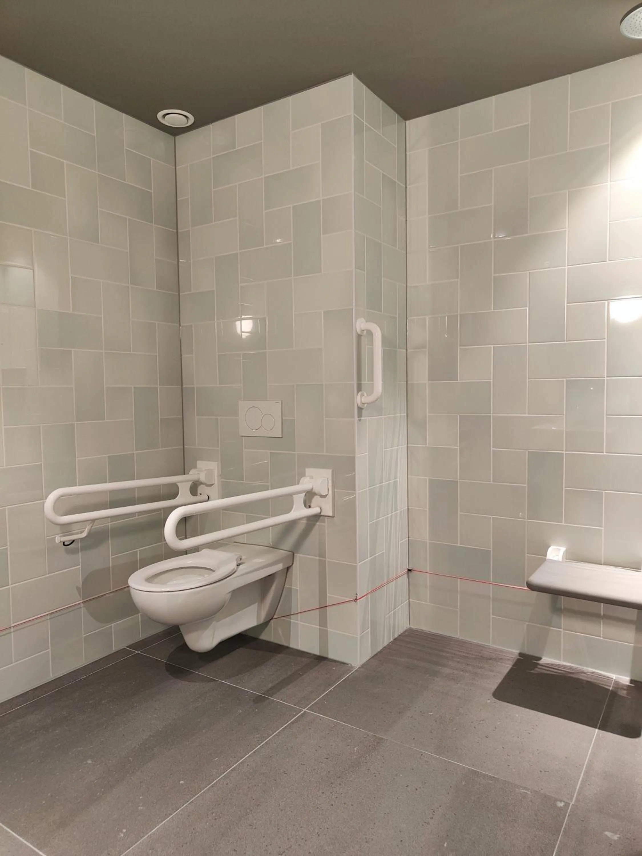 Bathroom in The Florian Amsterdam Schiphol Airport, WorldHotels Crafted