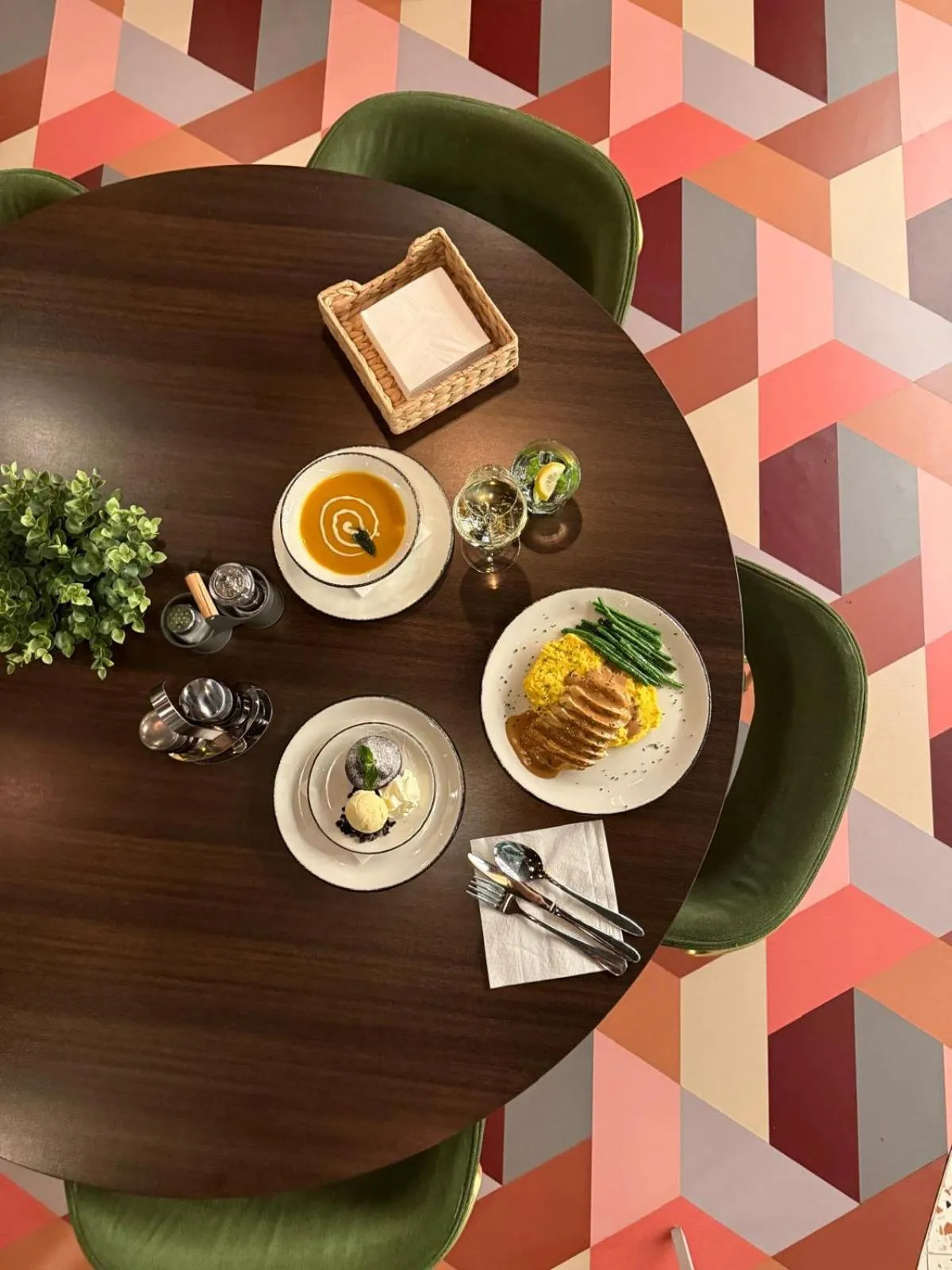 Food in The Florian Amsterdam Schiphol Airport, WorldHotels Crafted