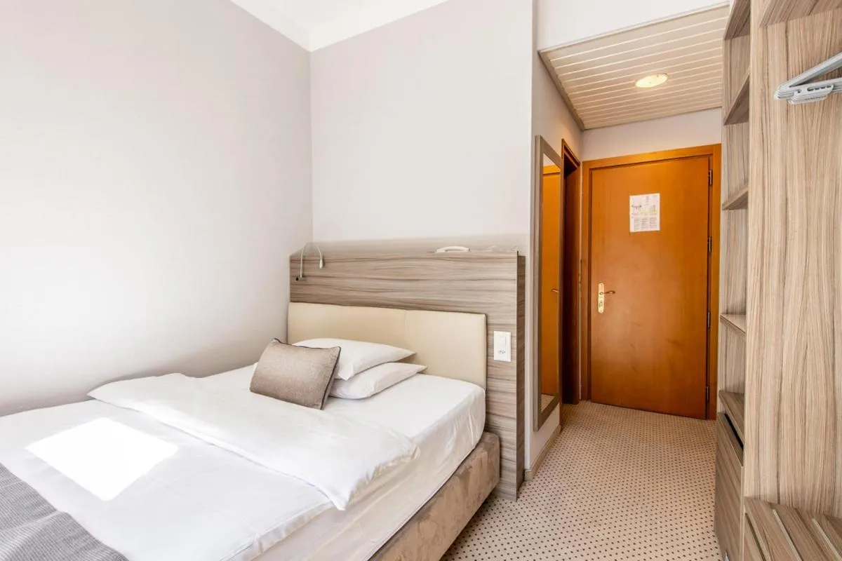 Bedroom, Bed in Hotel Federale