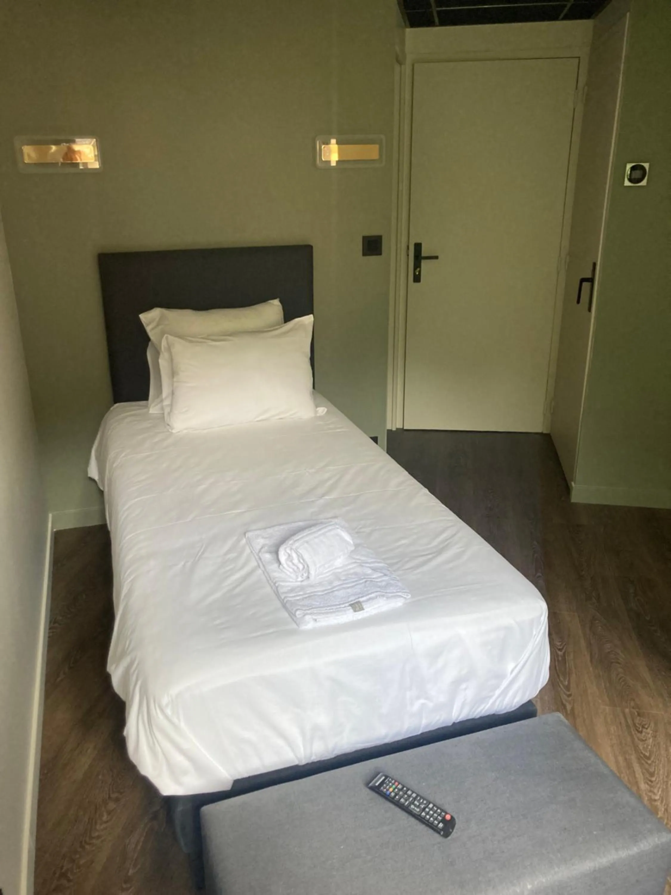 Bed in Hôtel du Château - Beynac et Cazenac