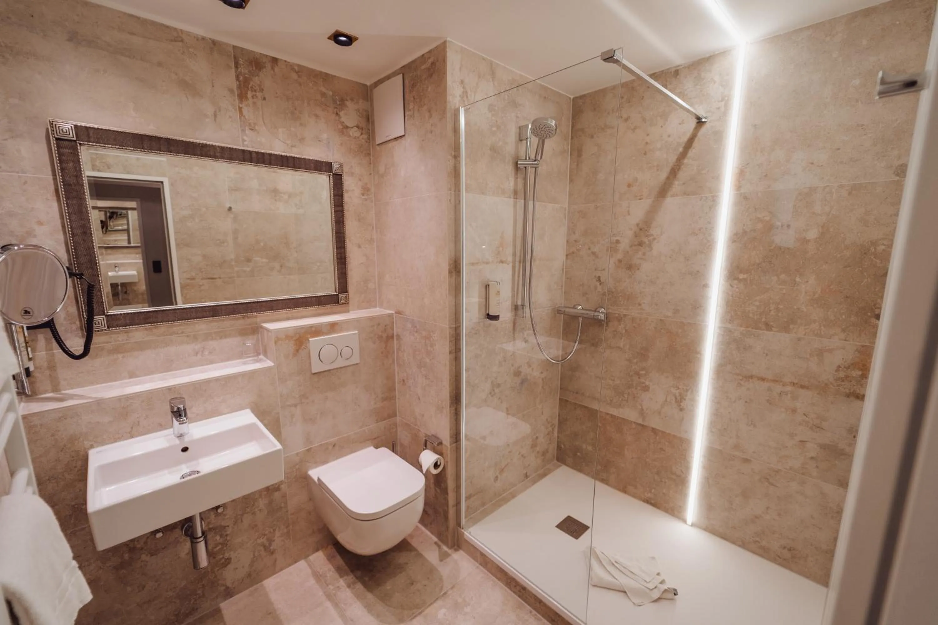 Bathroom in Hotel Villa Toskana