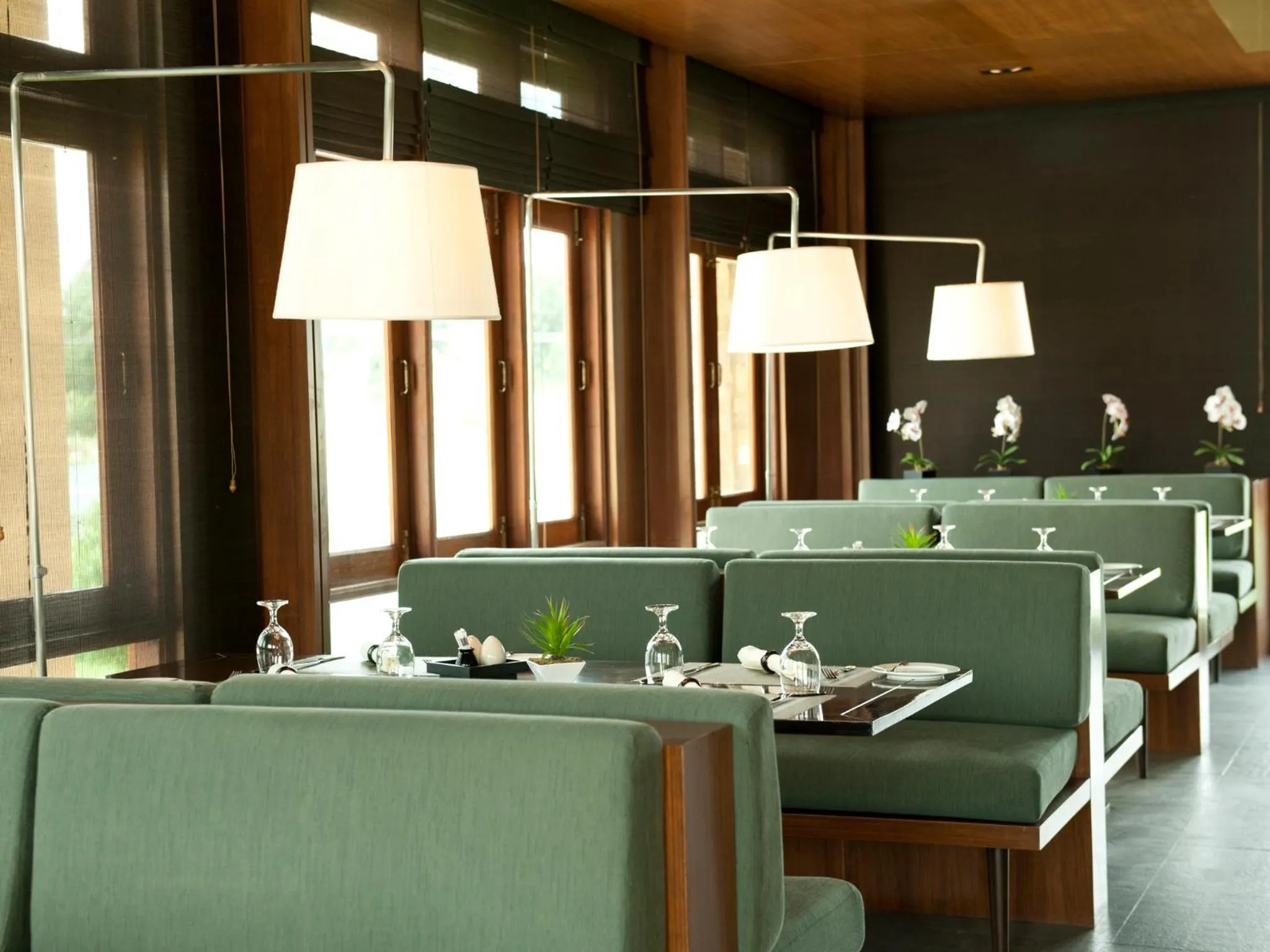 Restaurant/places to eat in Emerald Palace Hotel