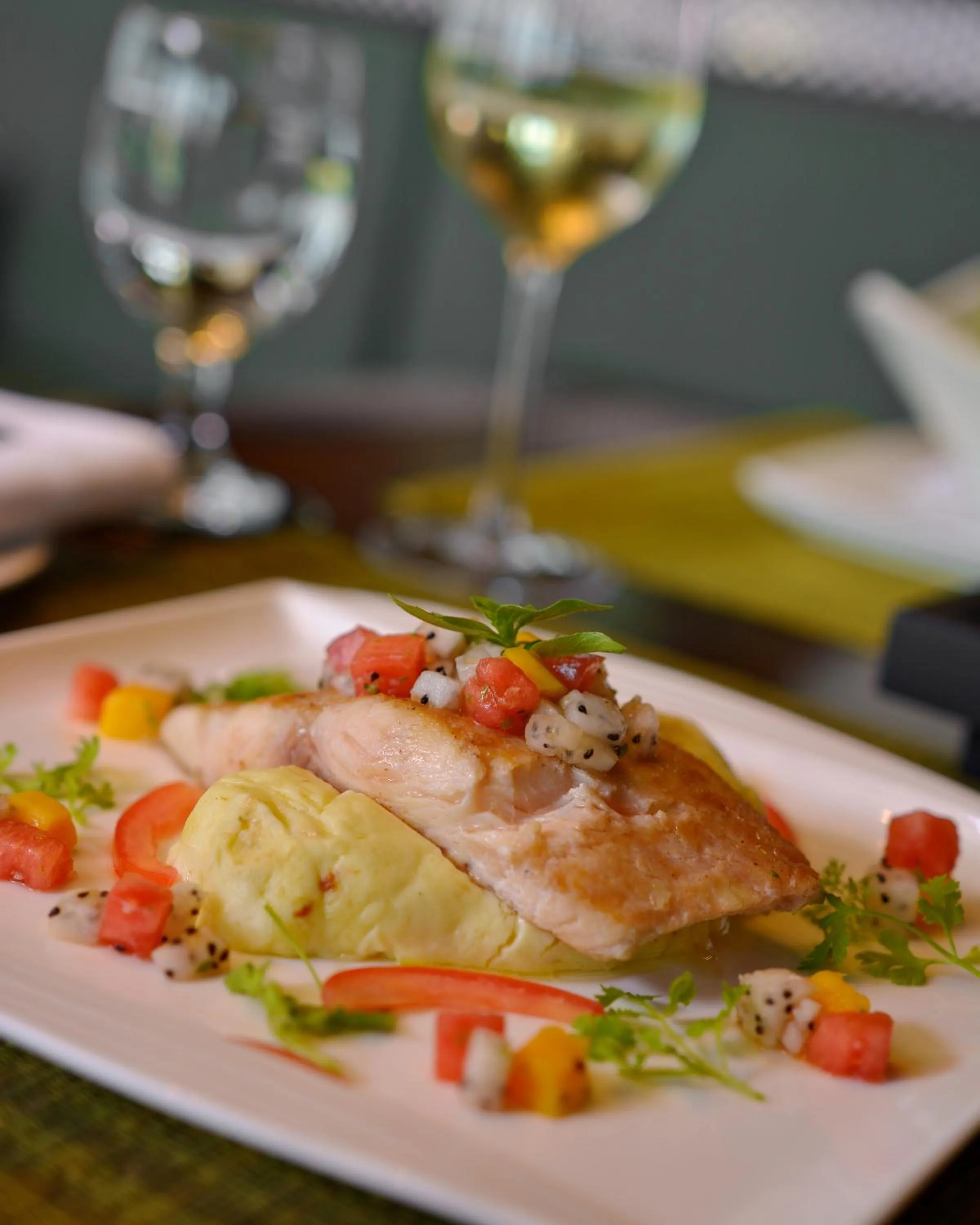 Food and drinks in Emerald Palace Hotel