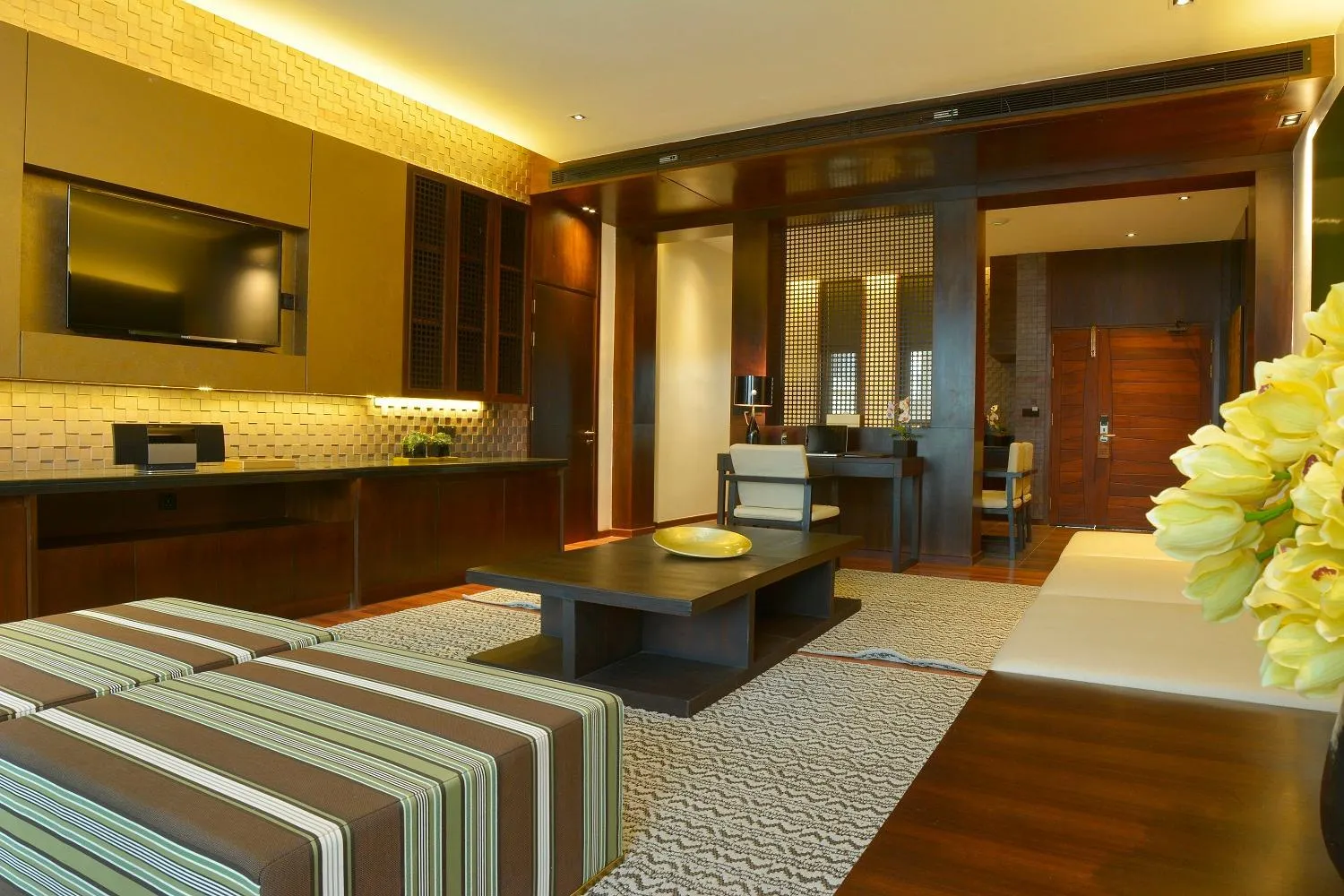 Living room in Emerald Palace Hotel