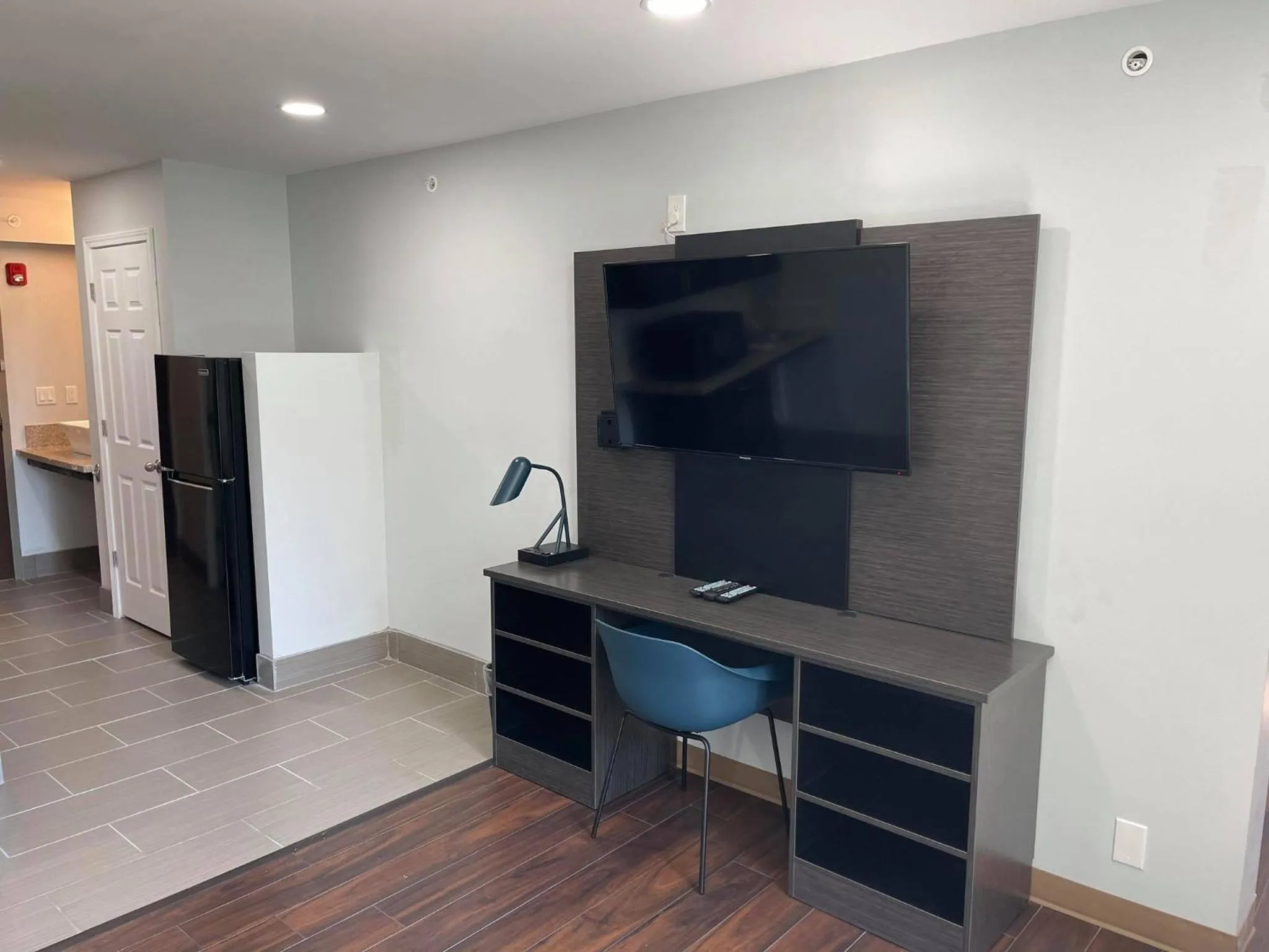 Living room in Studio 6 Peoria IL