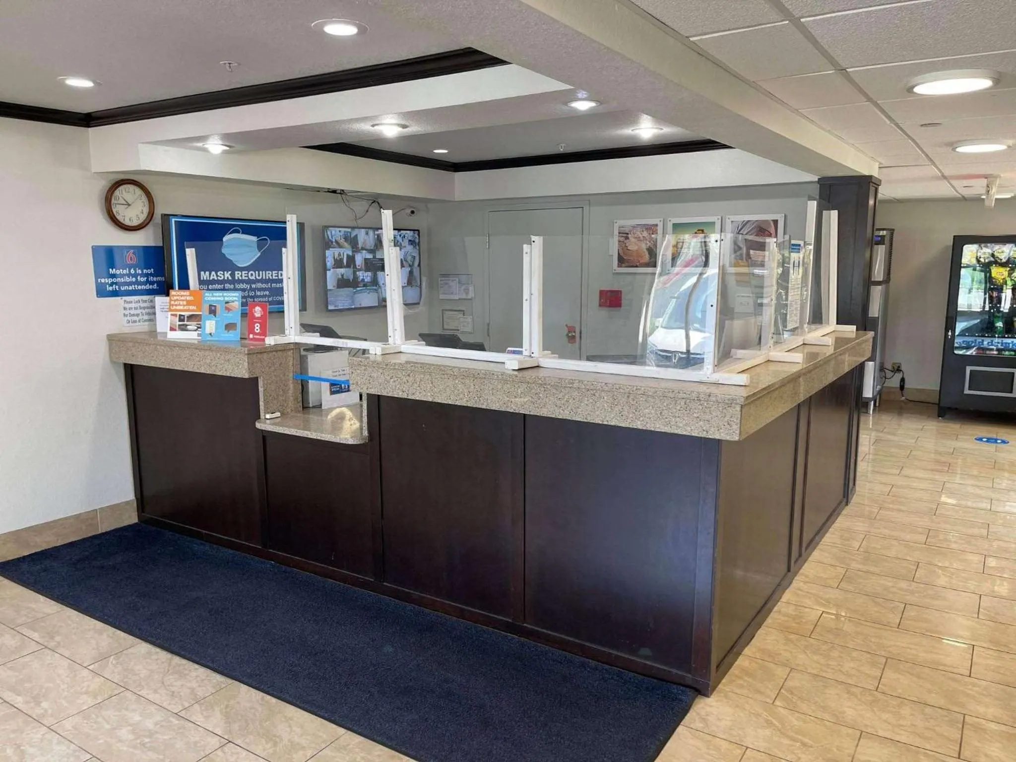 Lobby or reception in Studio 6 Peoria IL