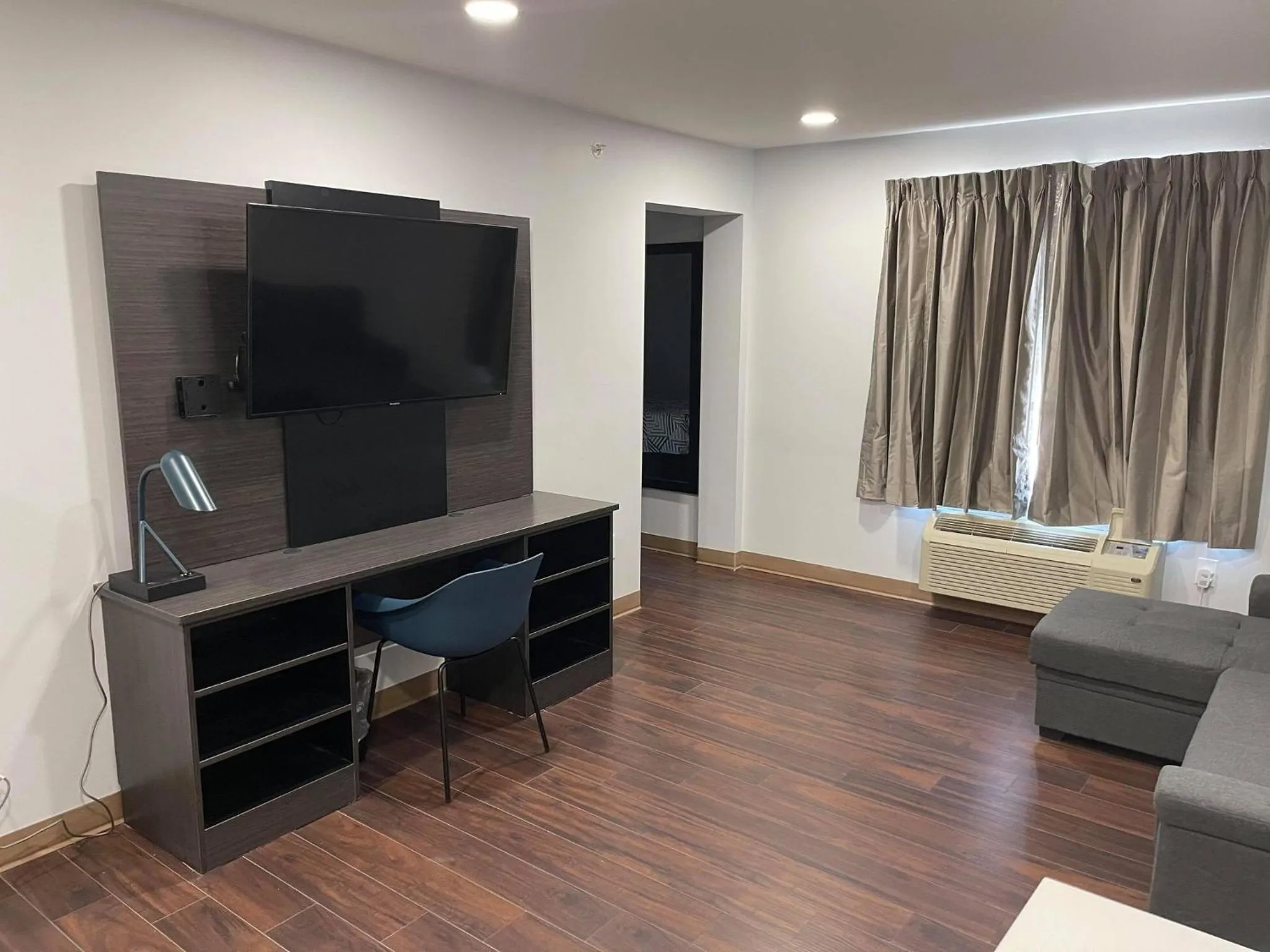 Seating area in Studio 6 Peoria IL