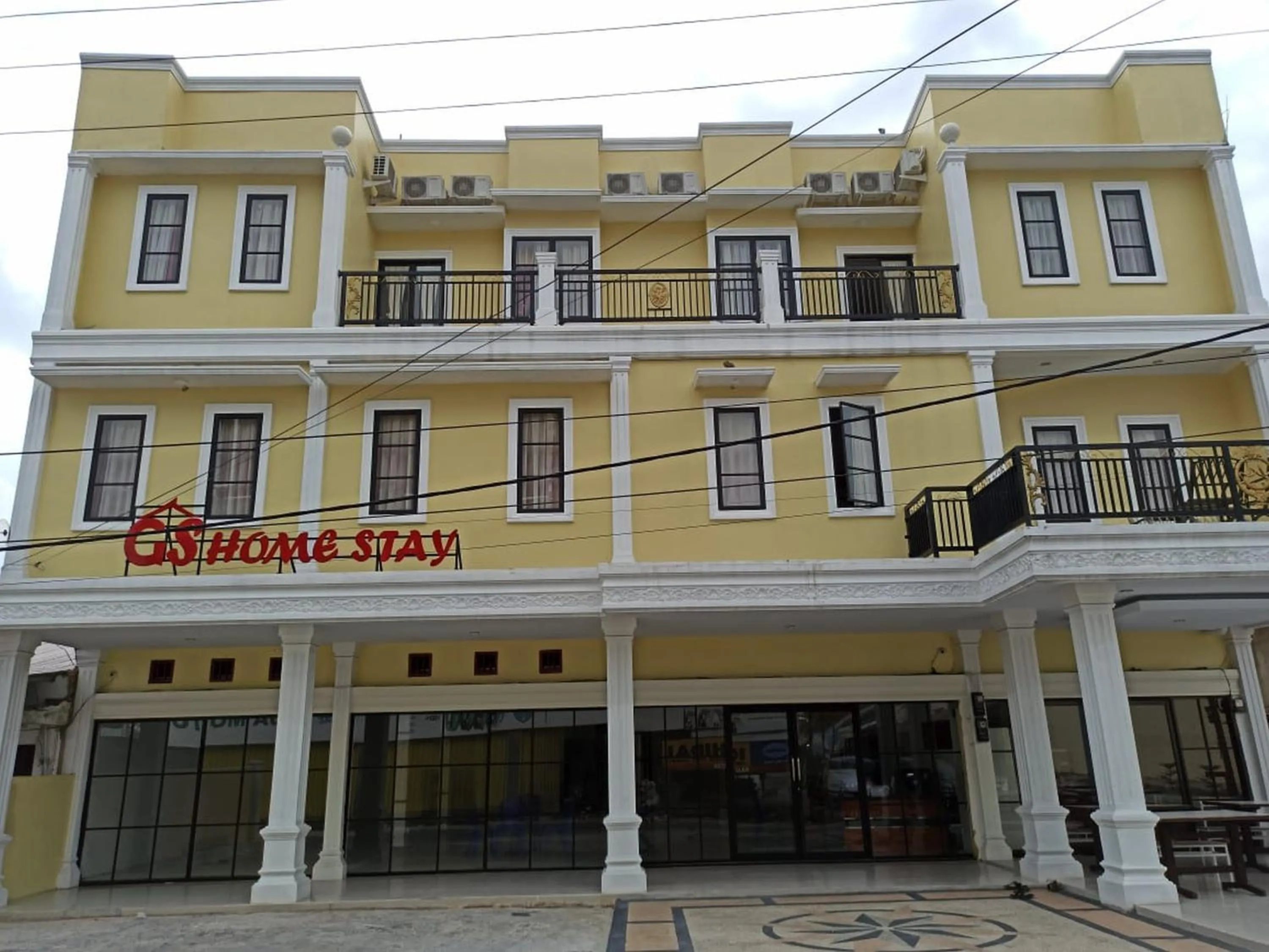 Property building in RedDoorz near RSIA Andini Pekanbaru