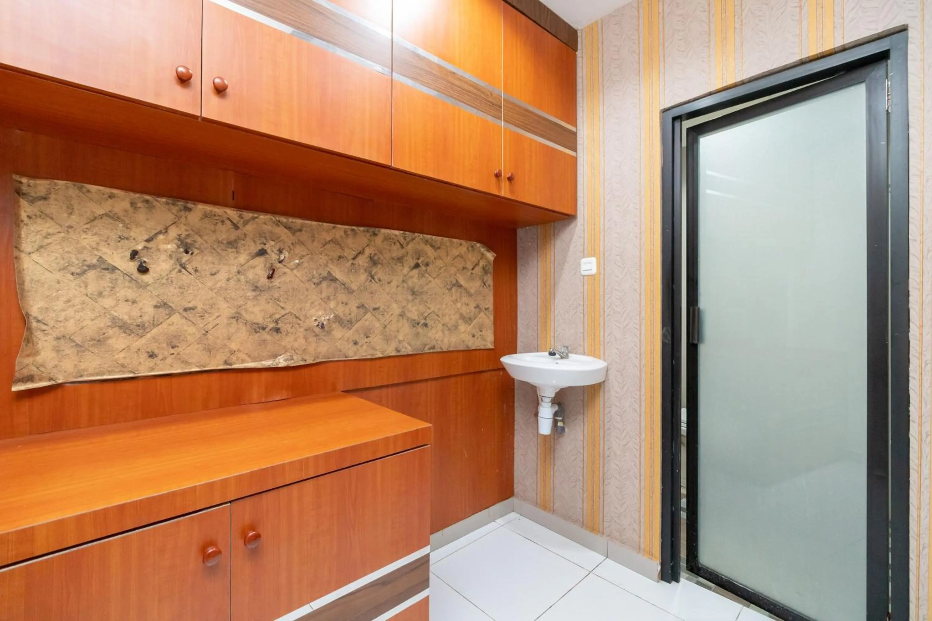 Bathroom in RedDoorz near RSIA Andini Pekanbaru