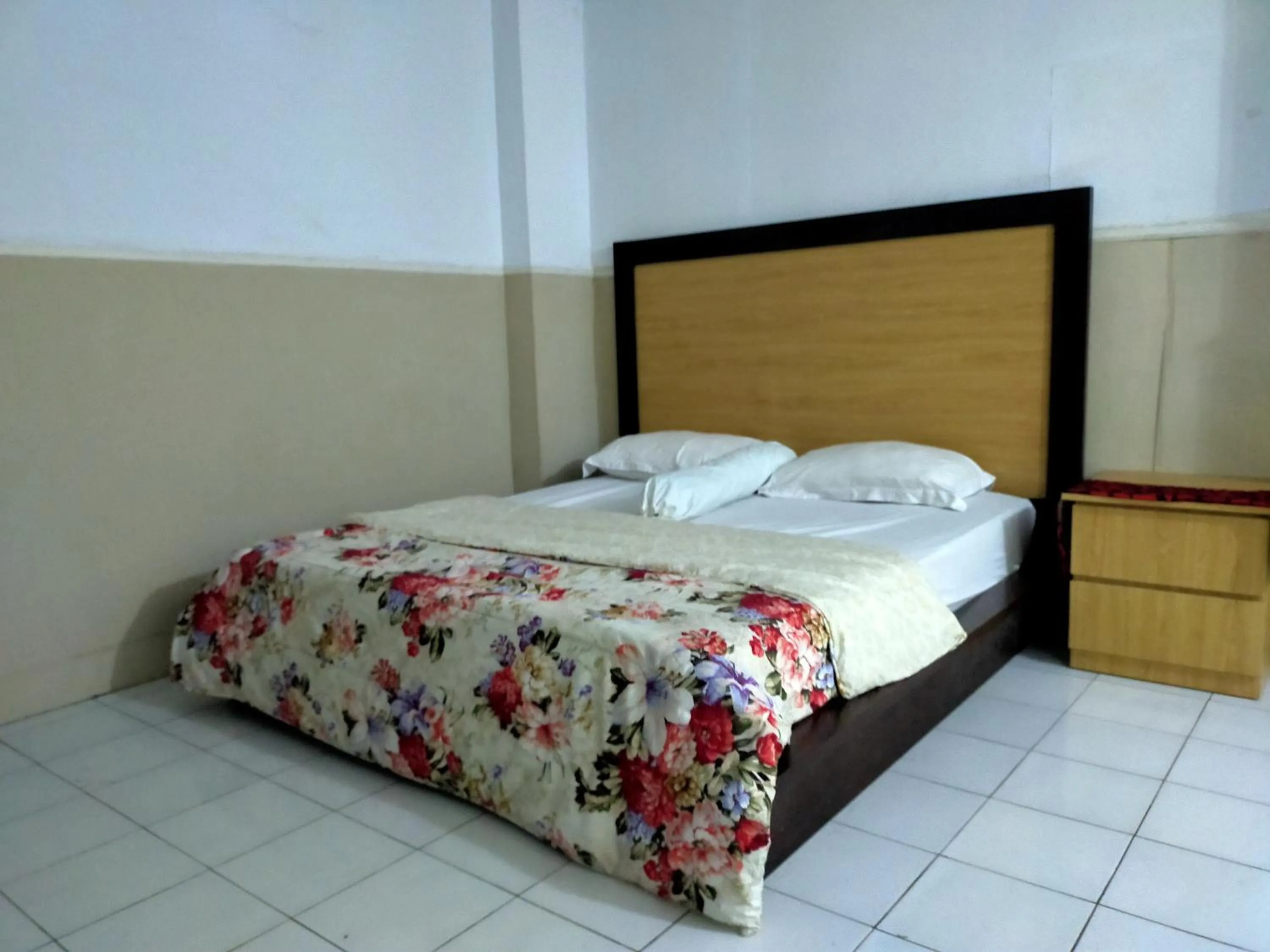 Bed in Hotel Nirwana Ternate RedPartner