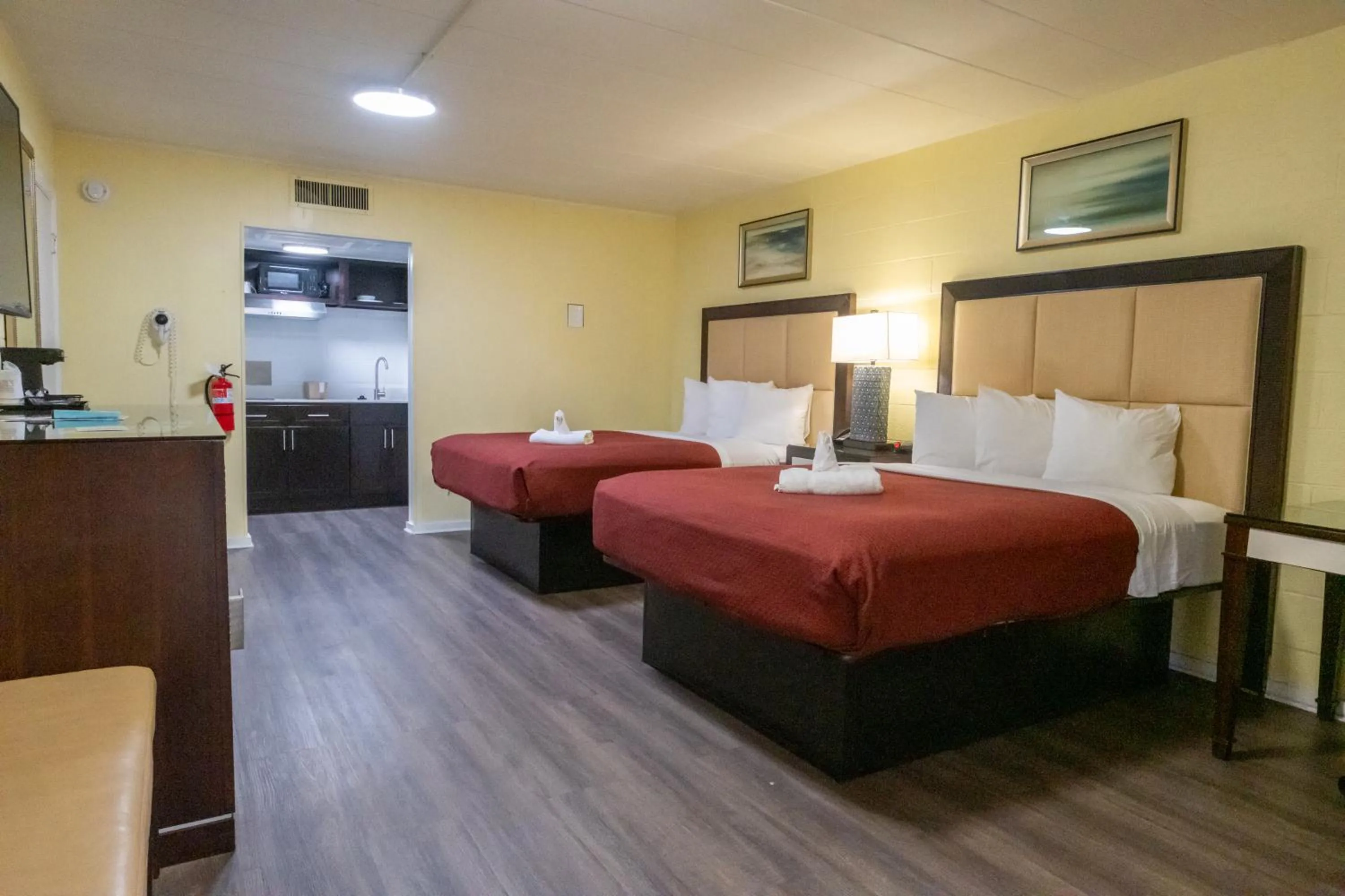 Bed in Heart of Manteo