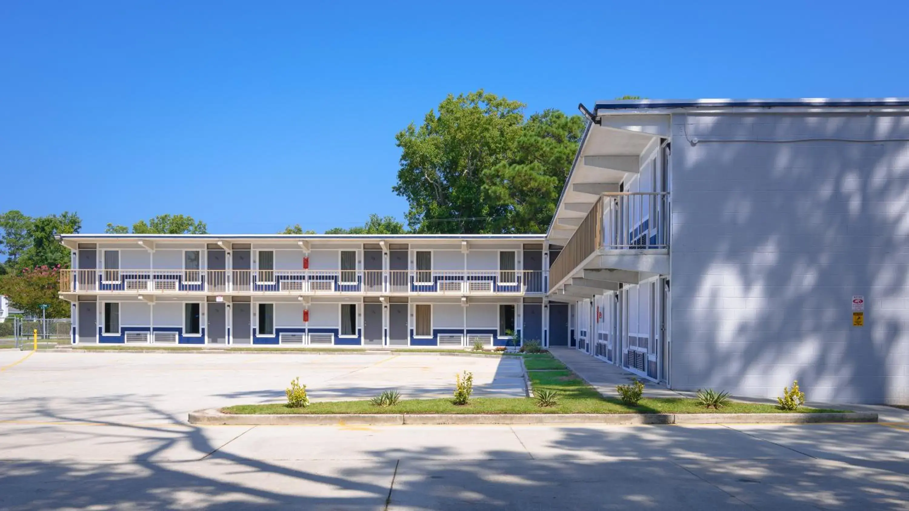 Property building in Heart of Manteo Property building in Heart of Manteo