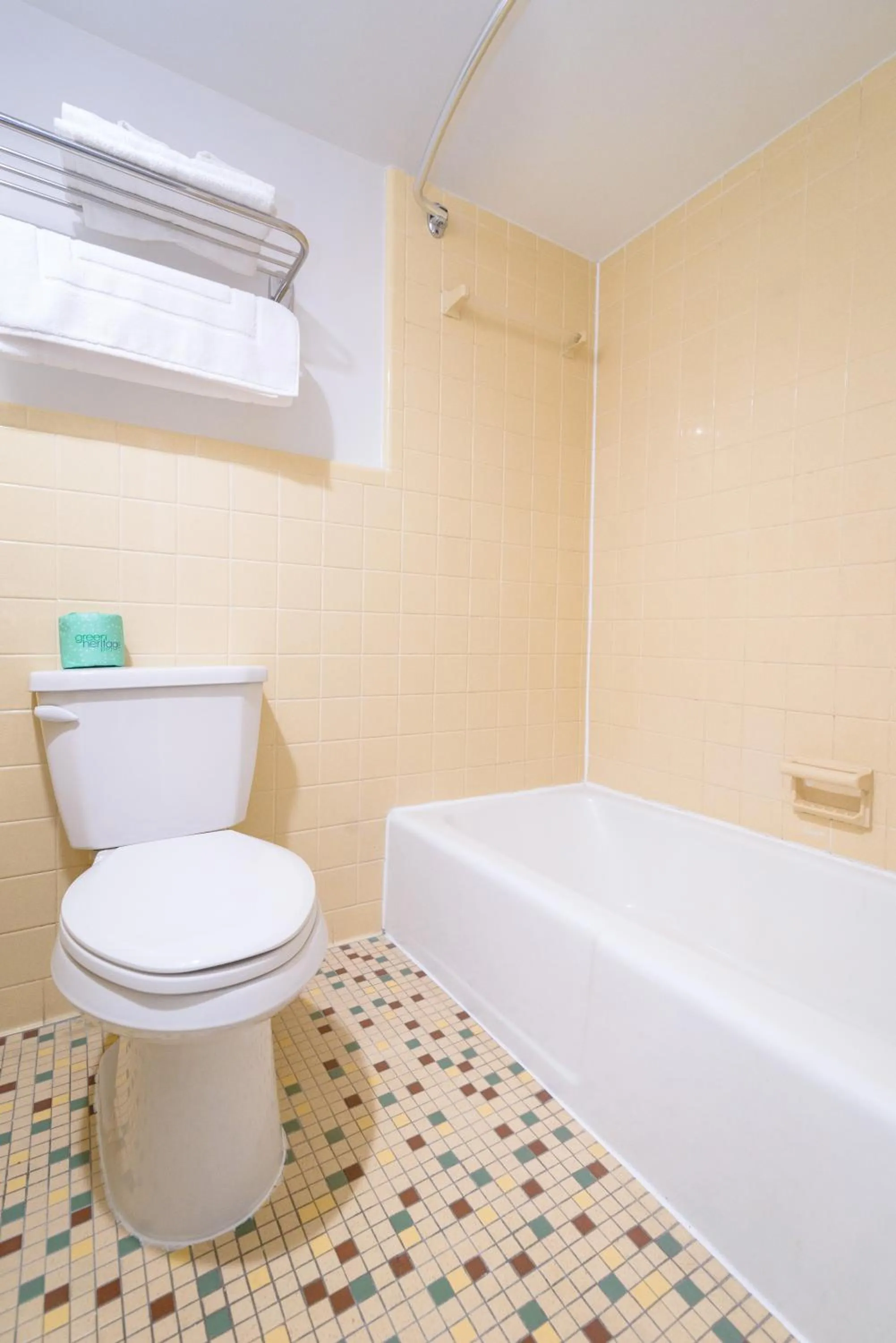 Toilet in Heart of Manteo