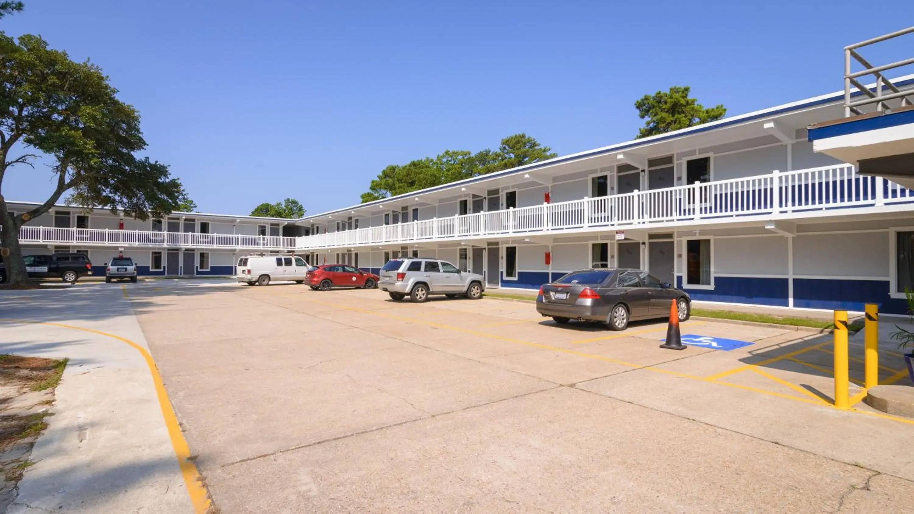 Property building in Heart of Manteo Property building in Heart of Manteo