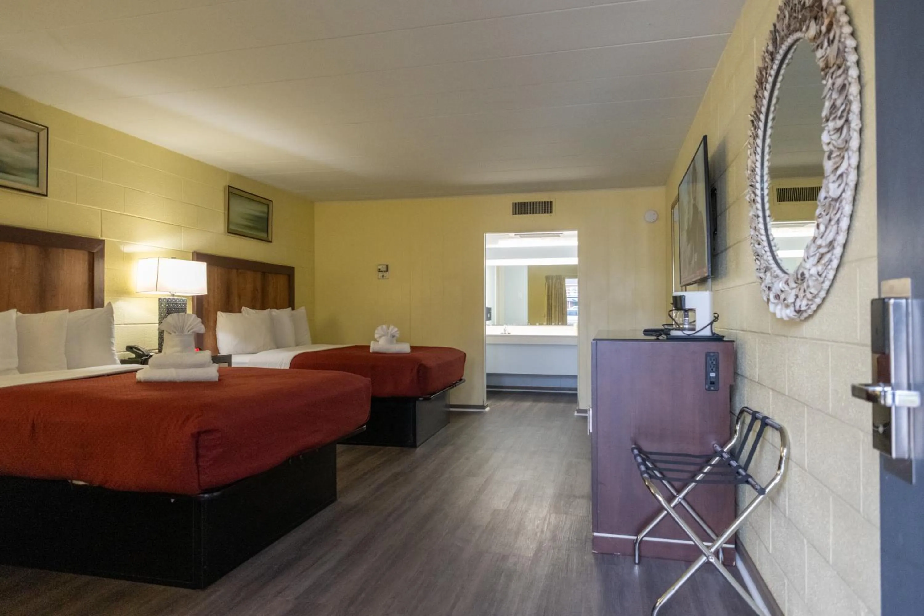 Bed in Heart of Manteo