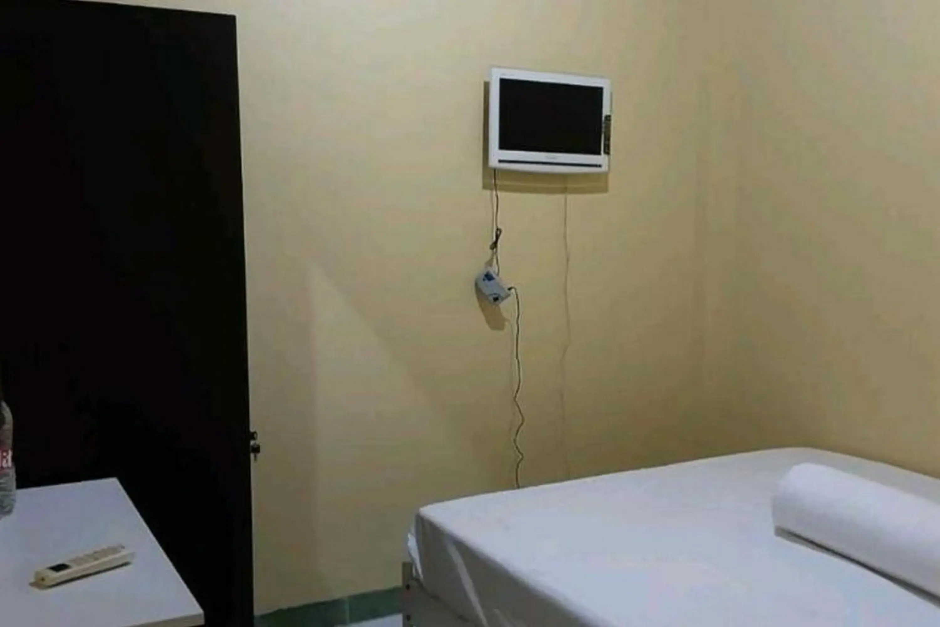 Bedroom, Bed in Guest House Syariah LP3B Brebes RedPartner Bedroom, Bed in Guest House Syariah LP3B Brebes RedPartner