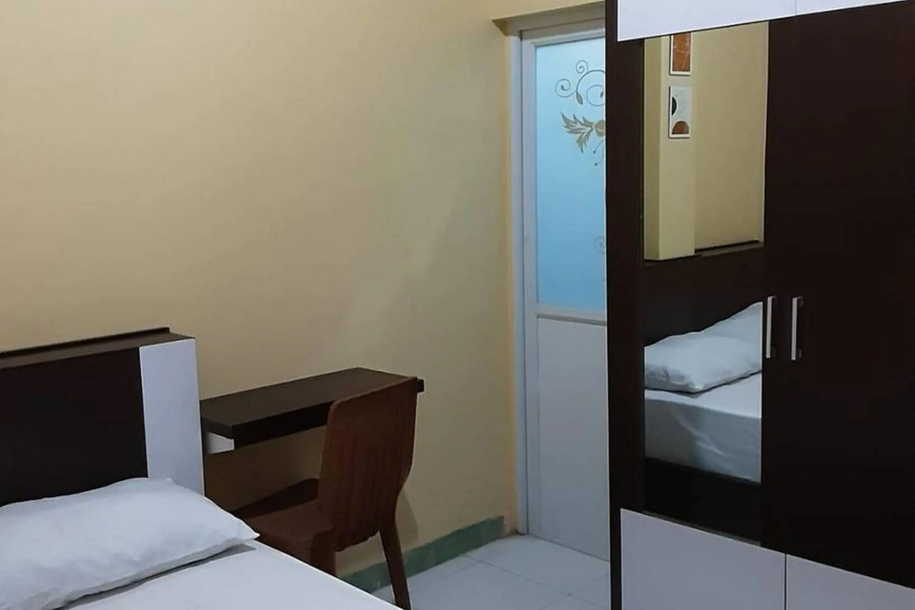 Bedroom, Bed in Guest House Syariah LP3B Brebes RedPartner Bedroom, Bed in Guest House Syariah LP3B Brebes RedPartner