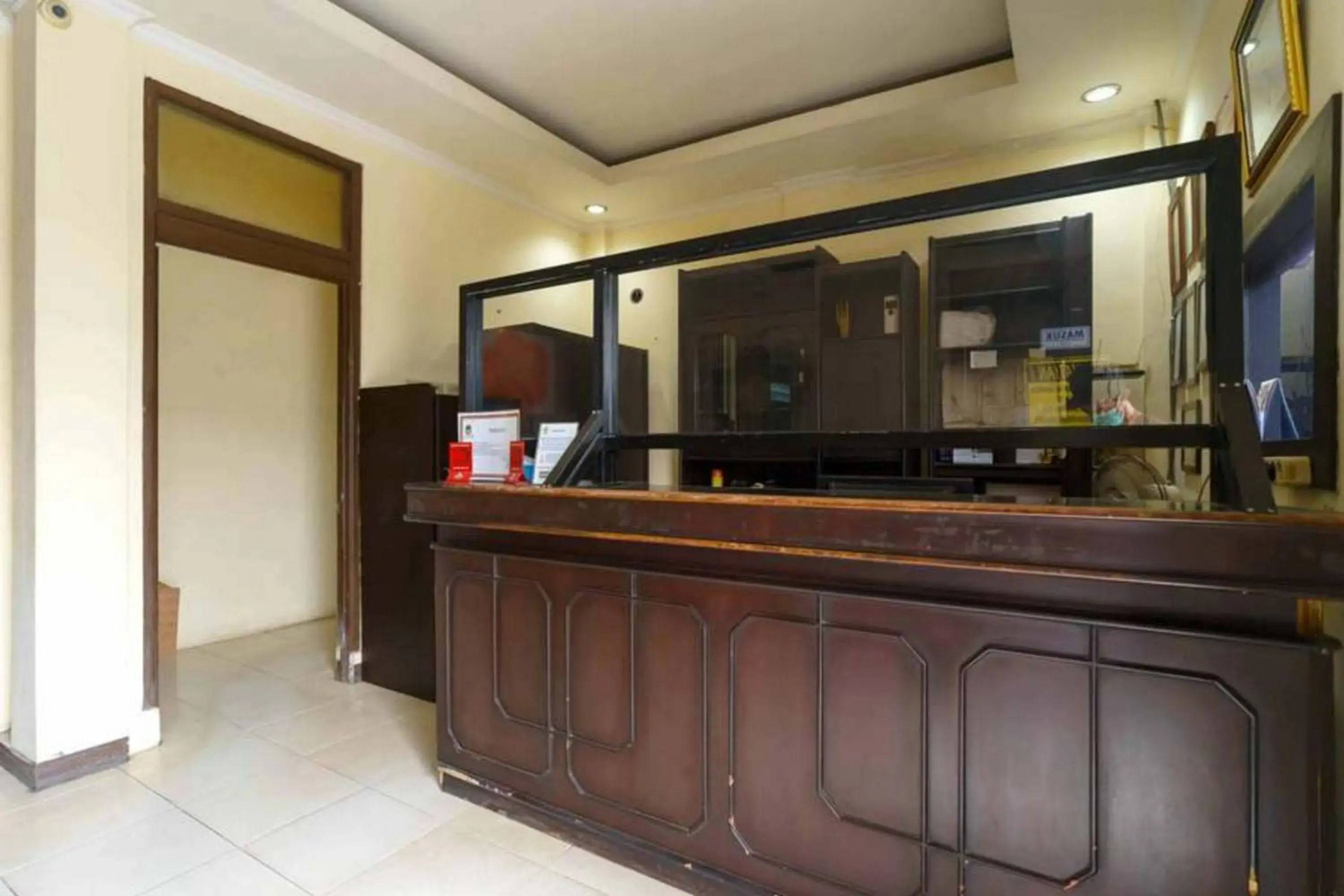 Lobby or reception in RedDoorz at Dwipa Wisata Hotel Lampung Lobby or reception in RedDoorz at Dwipa Wisata Hotel Lampung