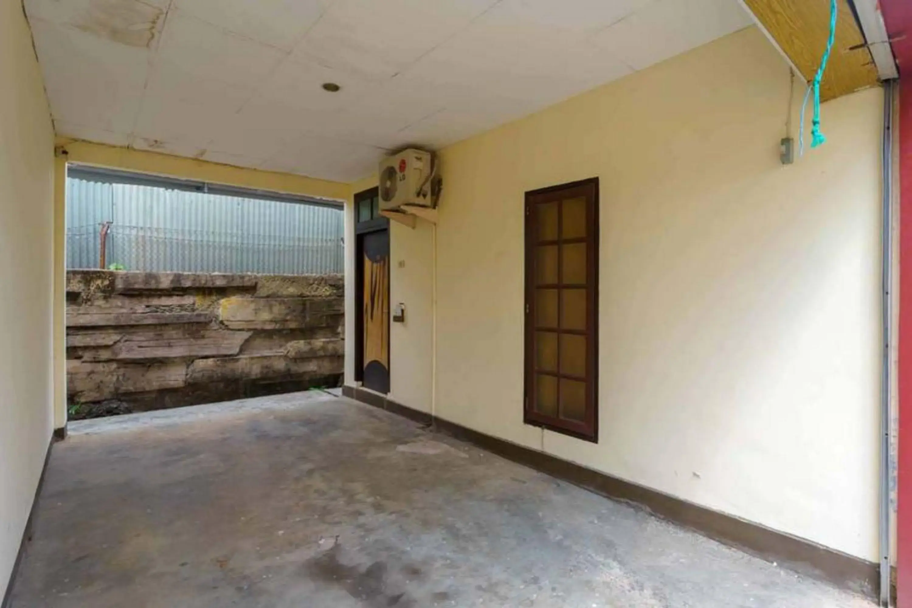 Property building in RedDoorz at Dwipa Wisata Hotel Lampung Property building in RedDoorz at Dwipa Wisata Hotel Lampung