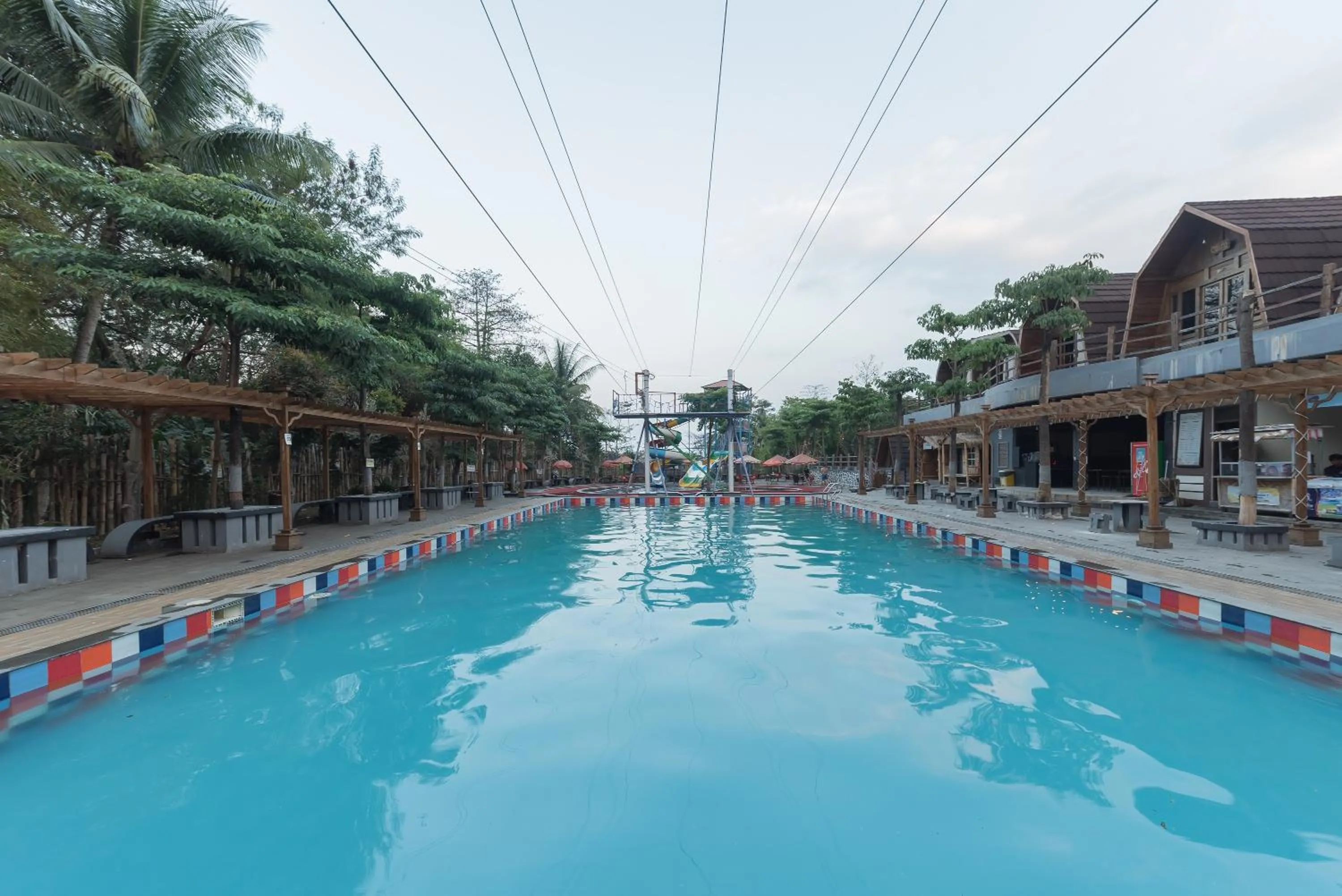 Swimming pool in Urbanview Hotel Cianjur City Park by RedDoorz