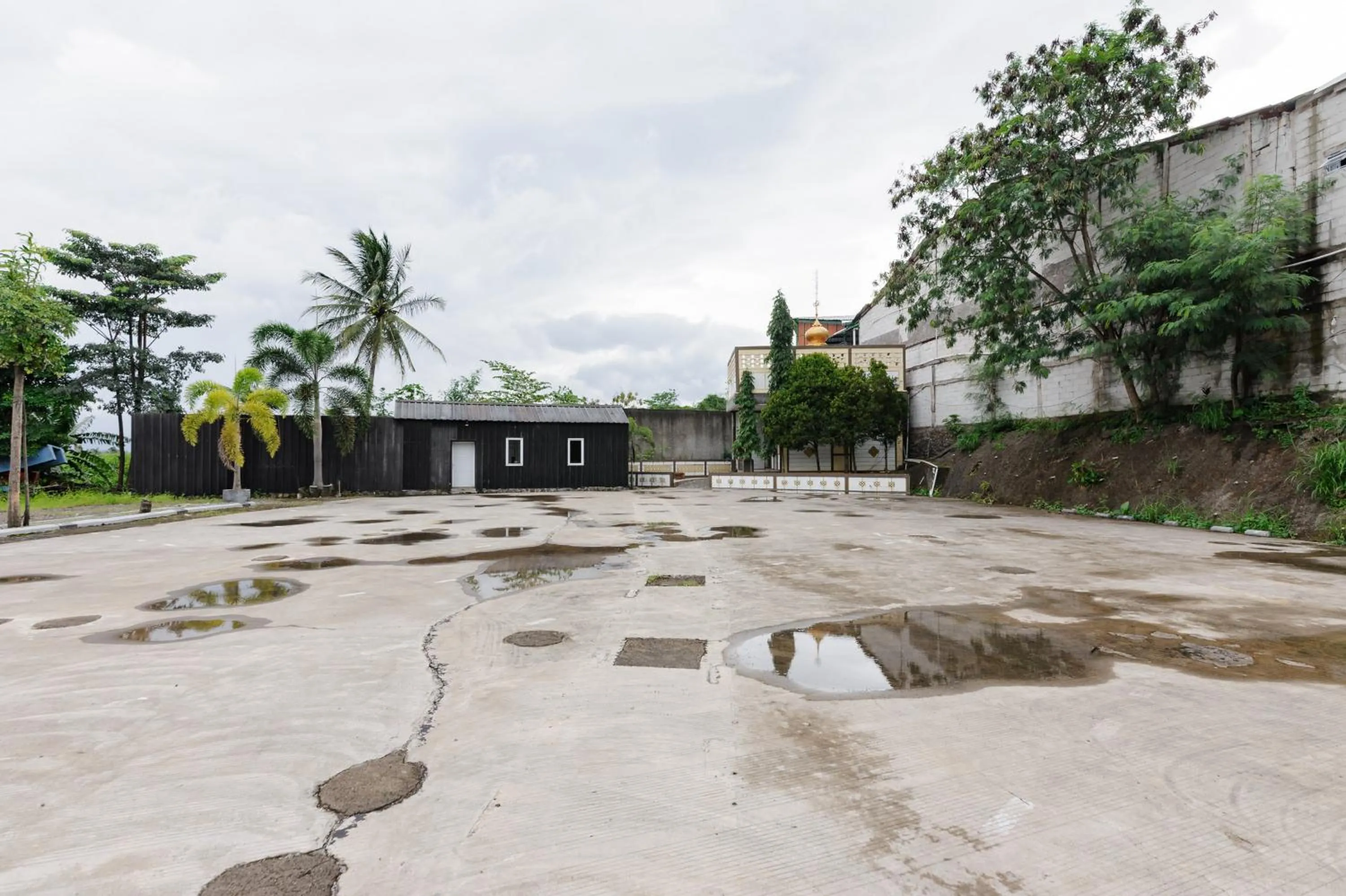 Property building in Urbanview Hotel Cianjur City Park by RedDoorz