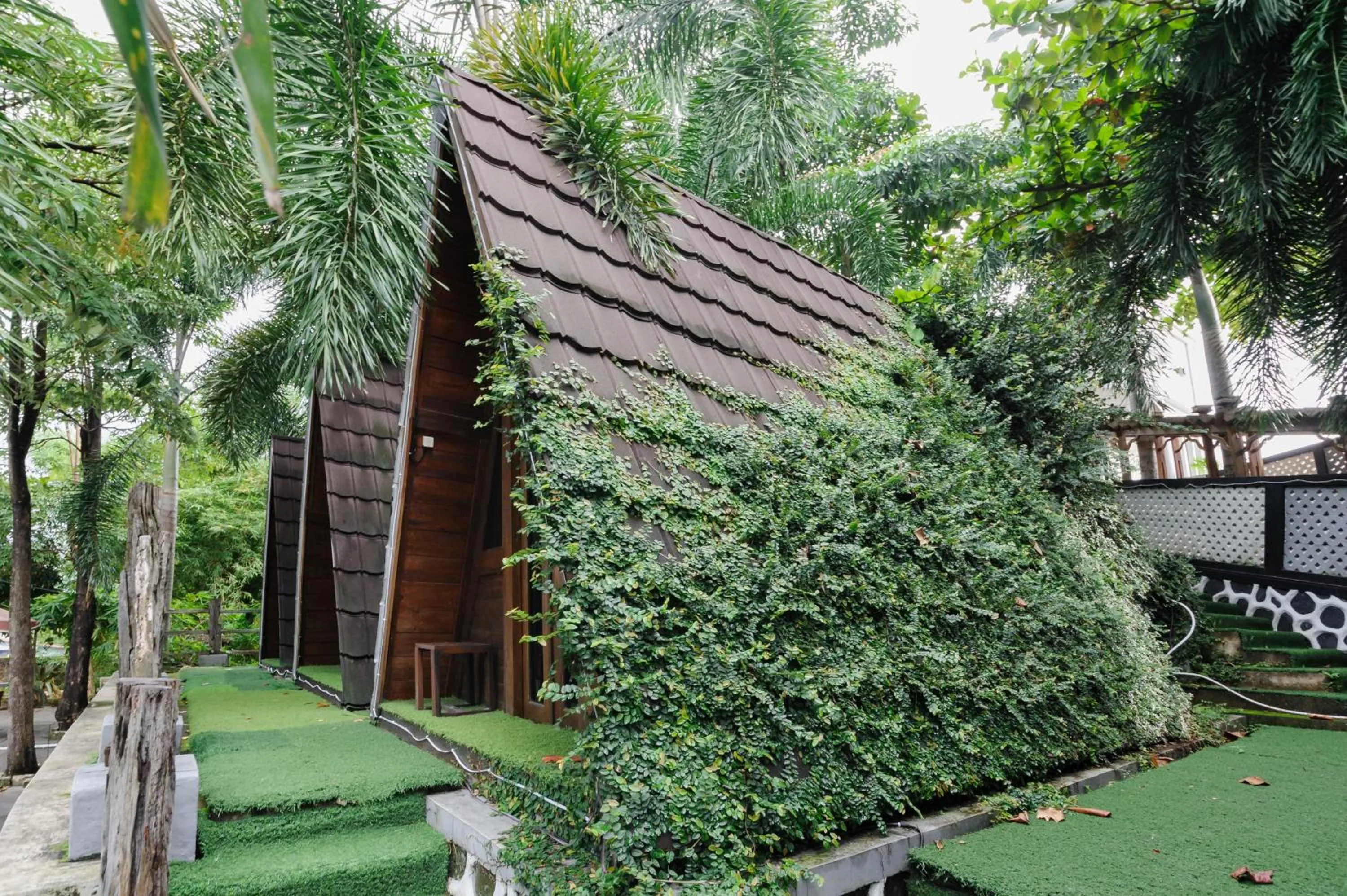 Property building in Urbanview Hotel Cianjur City Park by RedDoorz