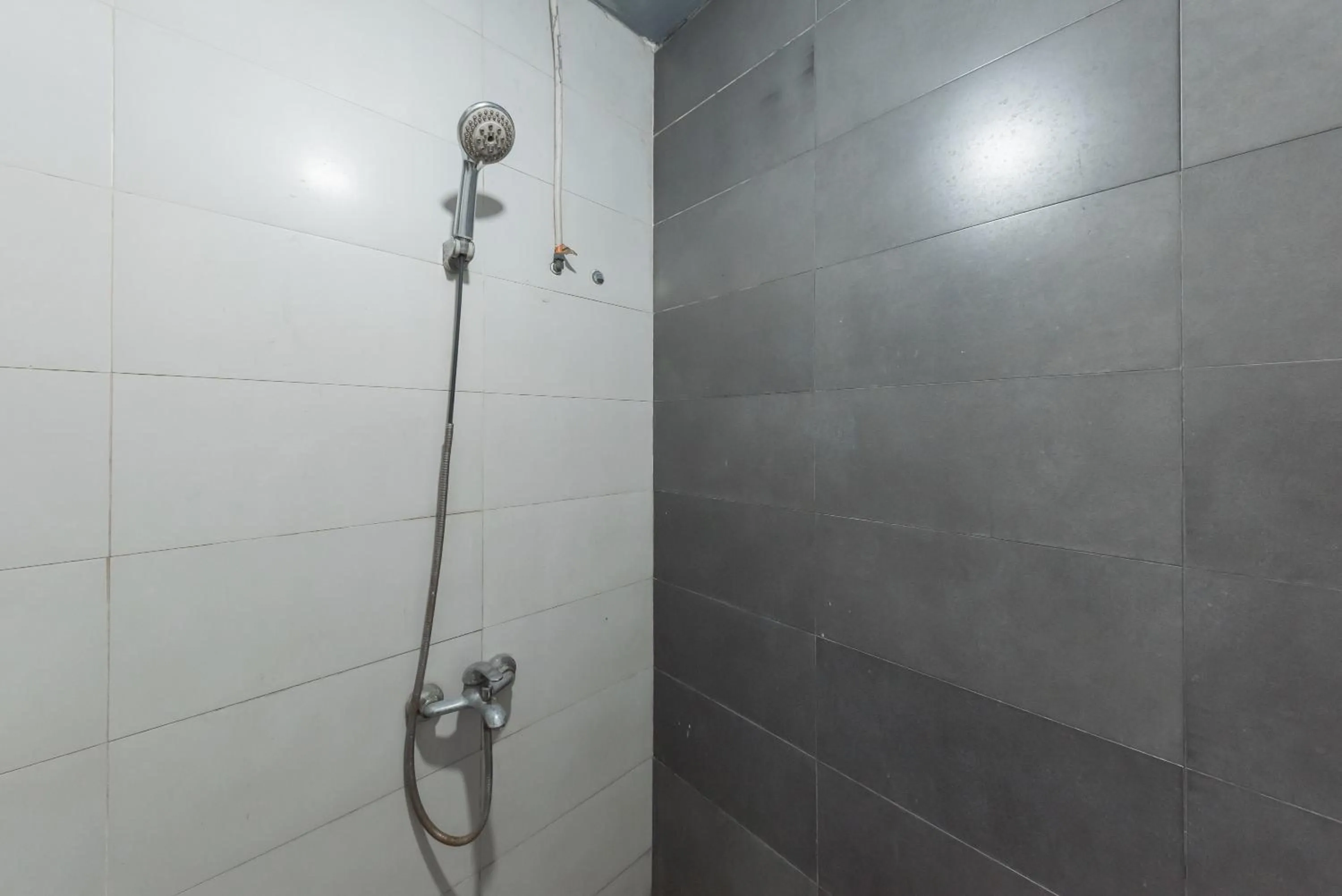 Bathroom in Urbanview Hotel Cianjur City Park by RedDoorz