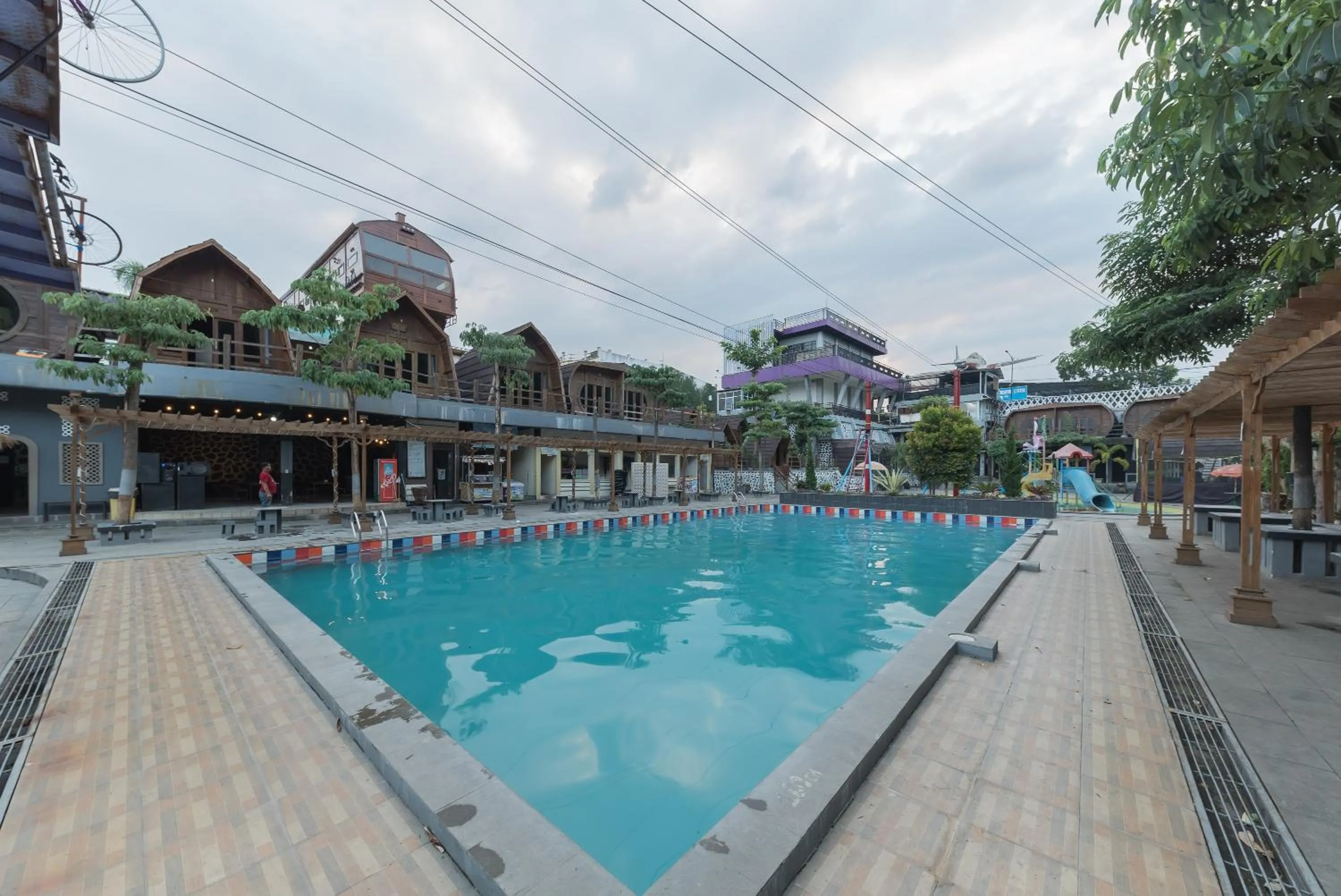 Swimming pool in Urbanview Hotel Cianjur City Park by RedDoorz