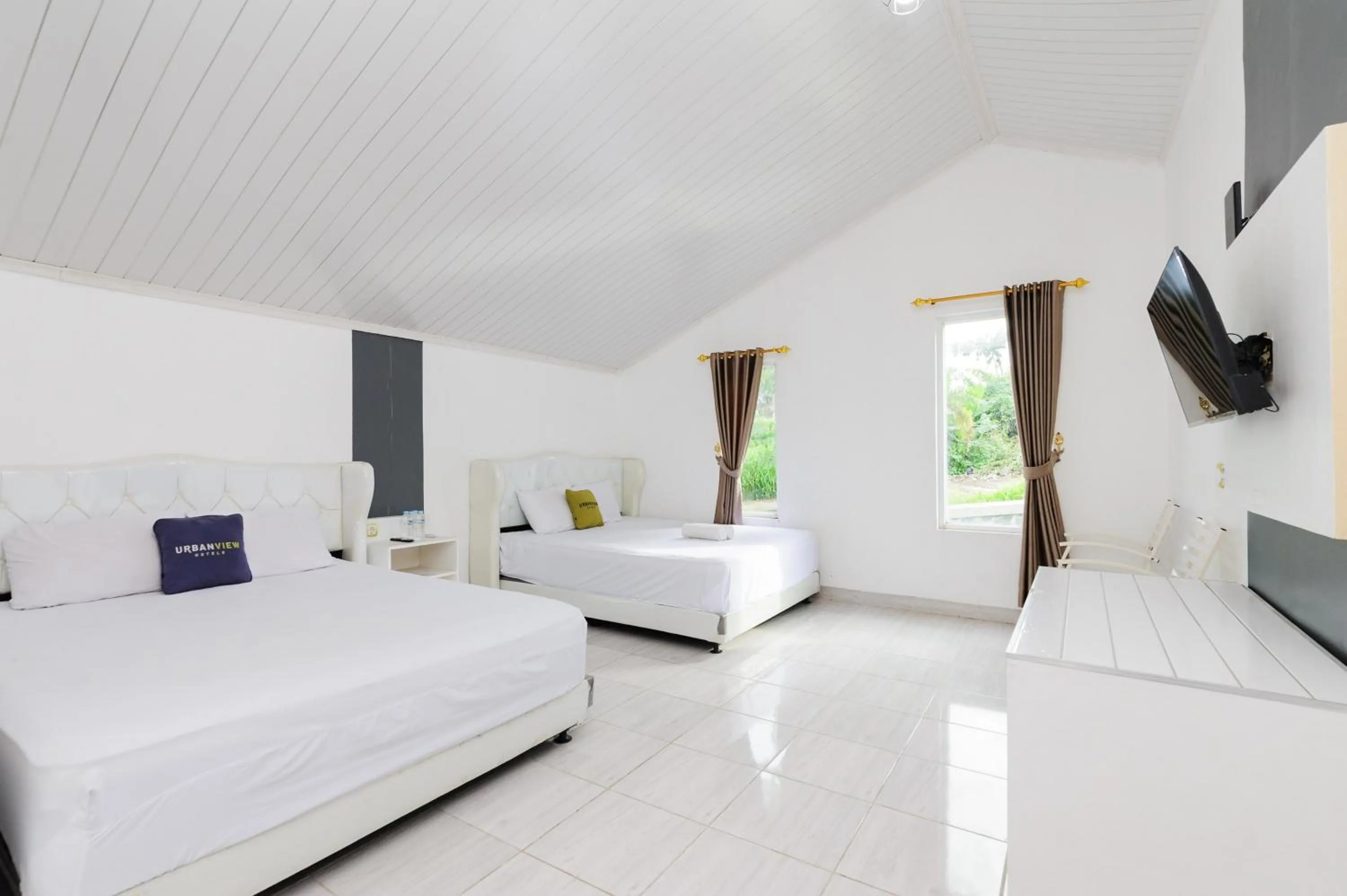 Bedroom, Bed in Urbanview Hotel Cianjur City Park by RedDoorz