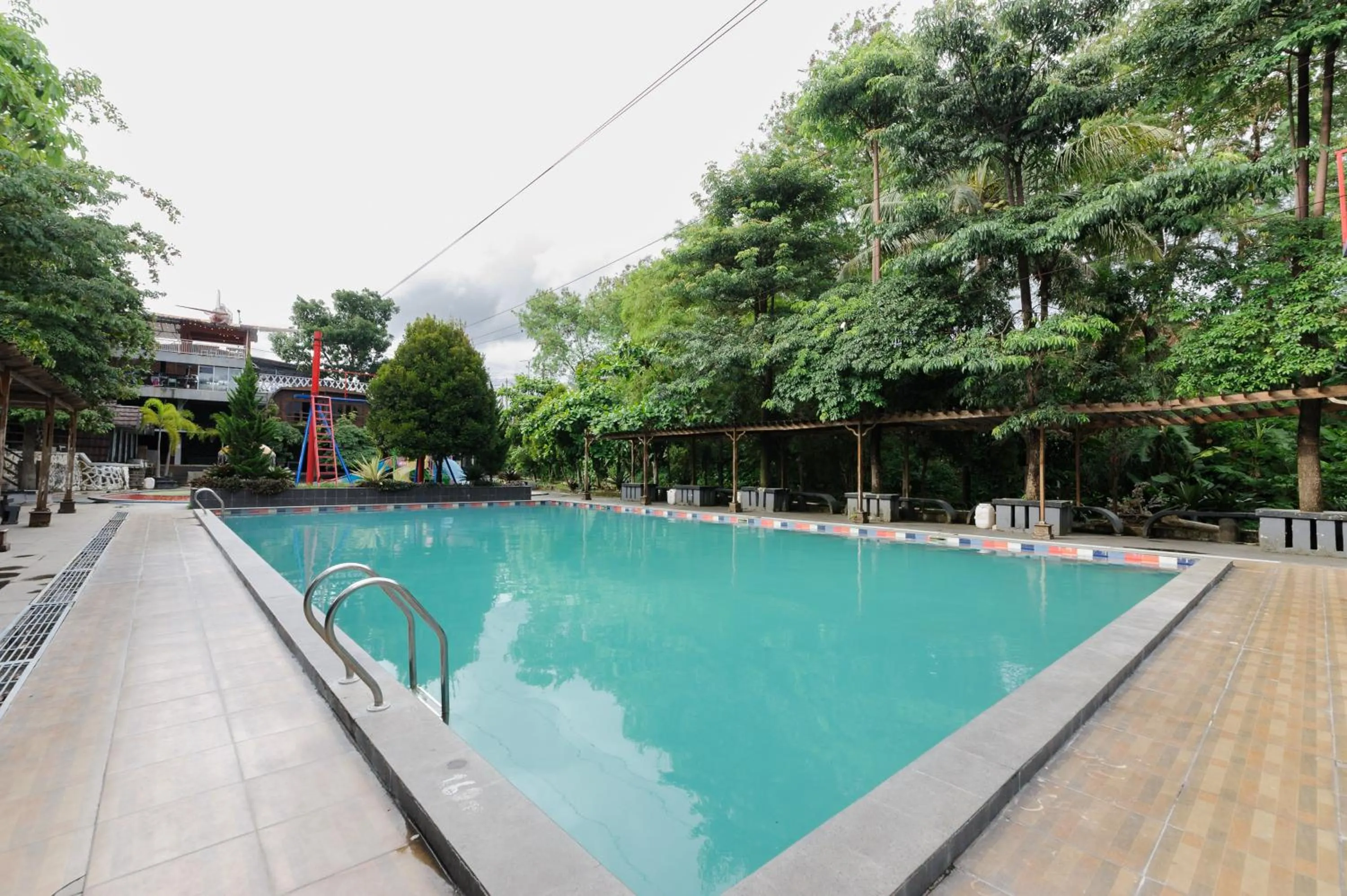 Swimming pool in Urbanview Hotel Cianjur City Park by RedDoorz