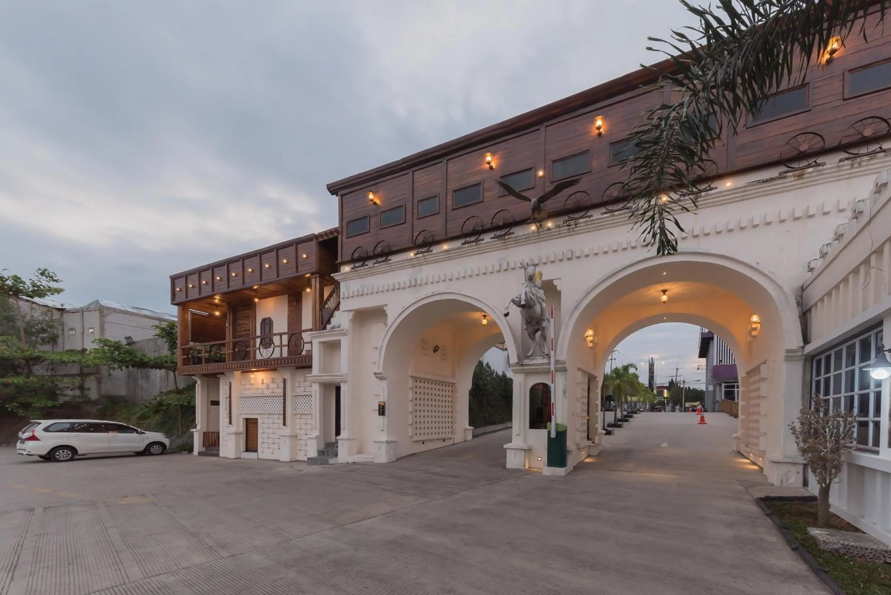 Property building in Urbanview Hotel Cianjur City Park by RedDoorz