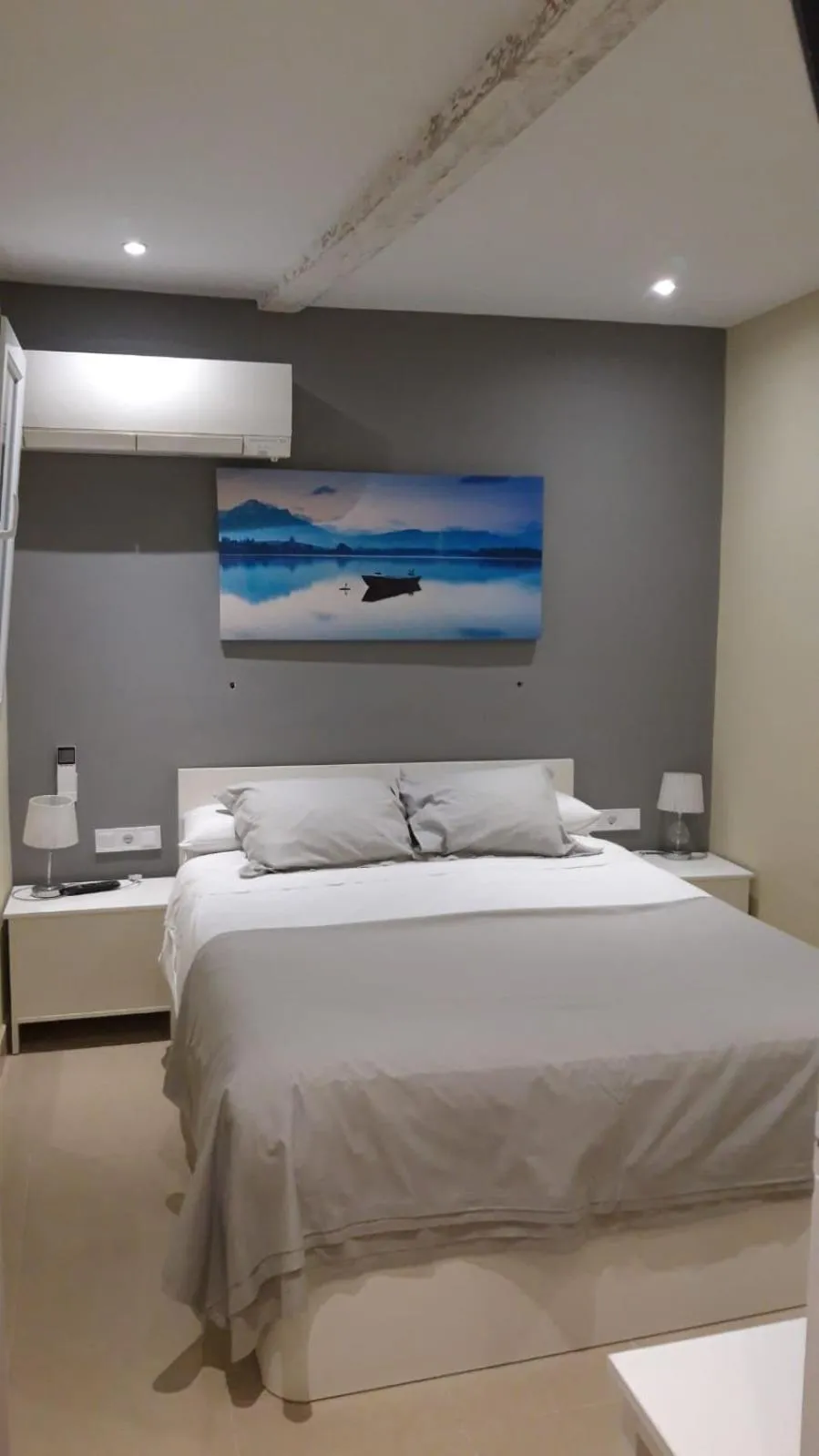 Bed in Apartamentos Marques De La Merced