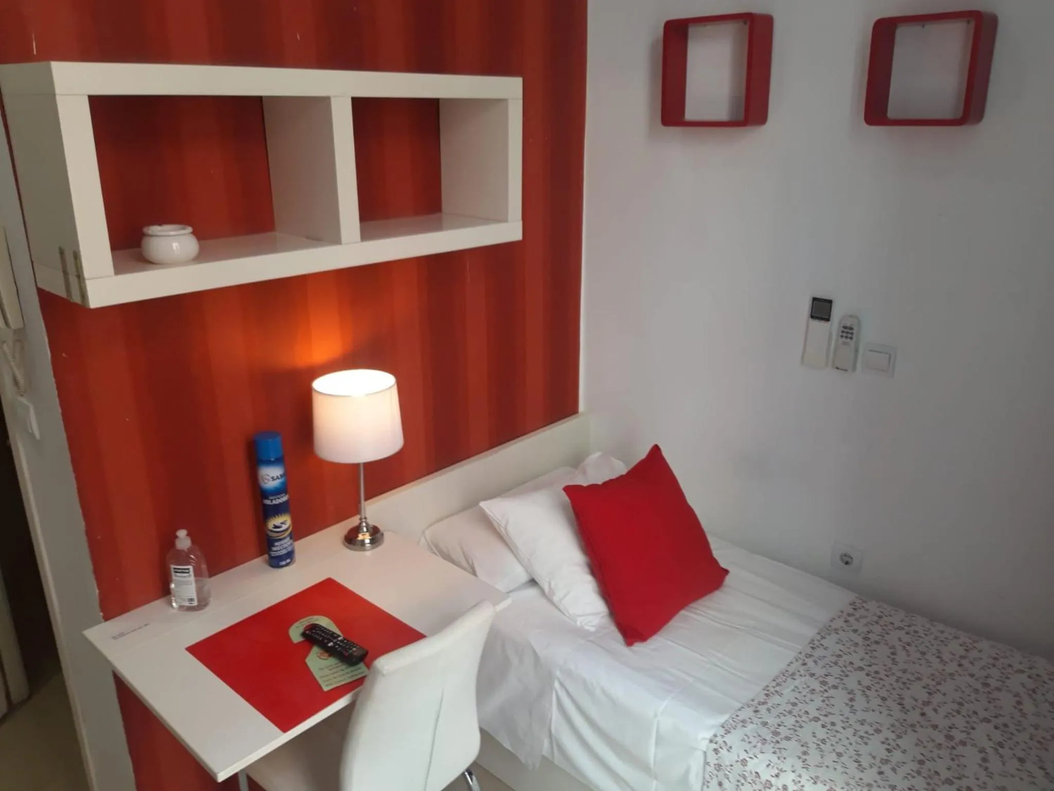 Bed in Apartamentos Marques De La Merced