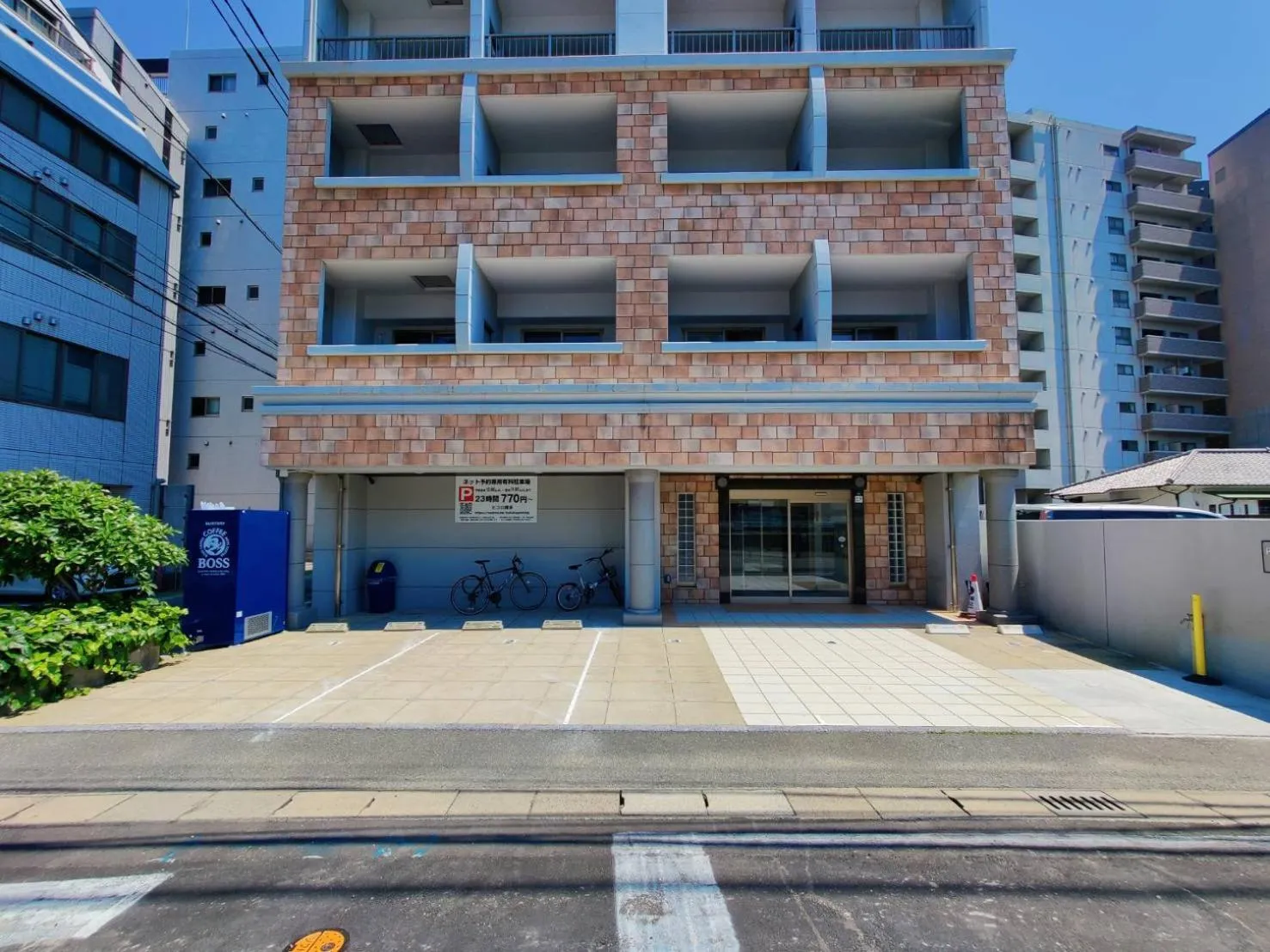 Property building in Picolo Hakata