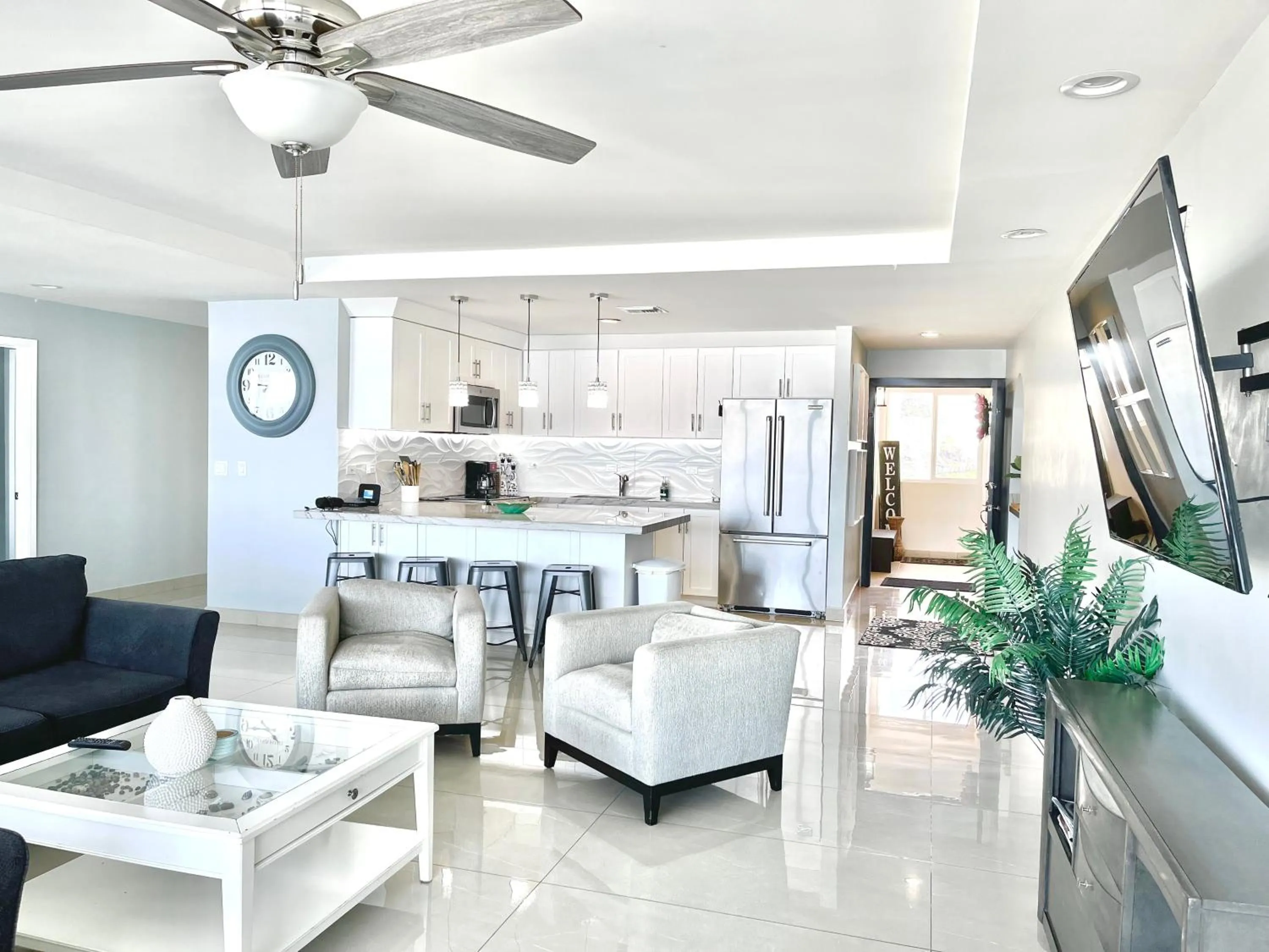 Beachfront Condo close Puerto Nuevo, Papas, and Valle de Guadalupe