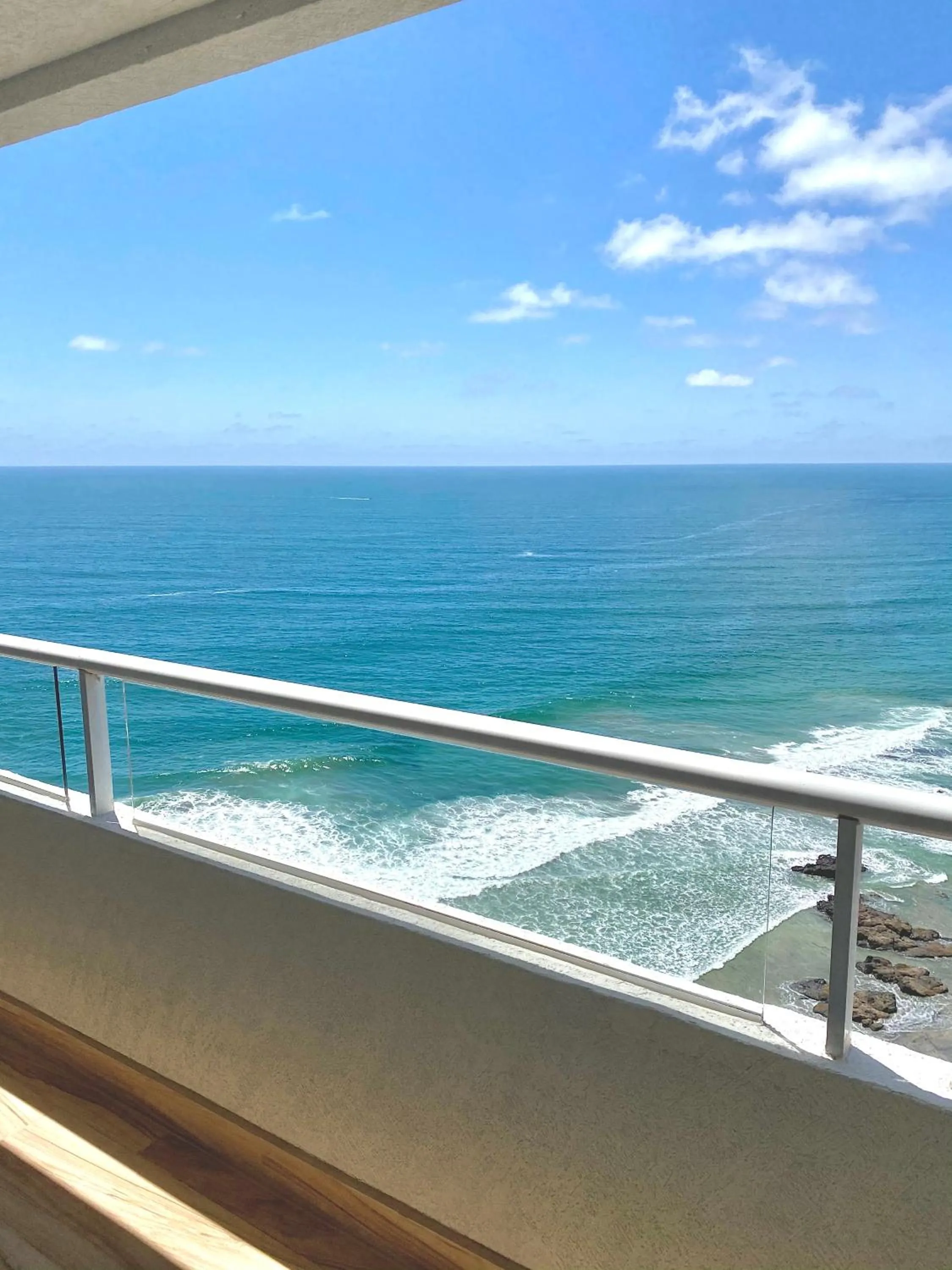 Beachfront Condo close Puerto Nuevo, Papas, and Valle de Guadalupe