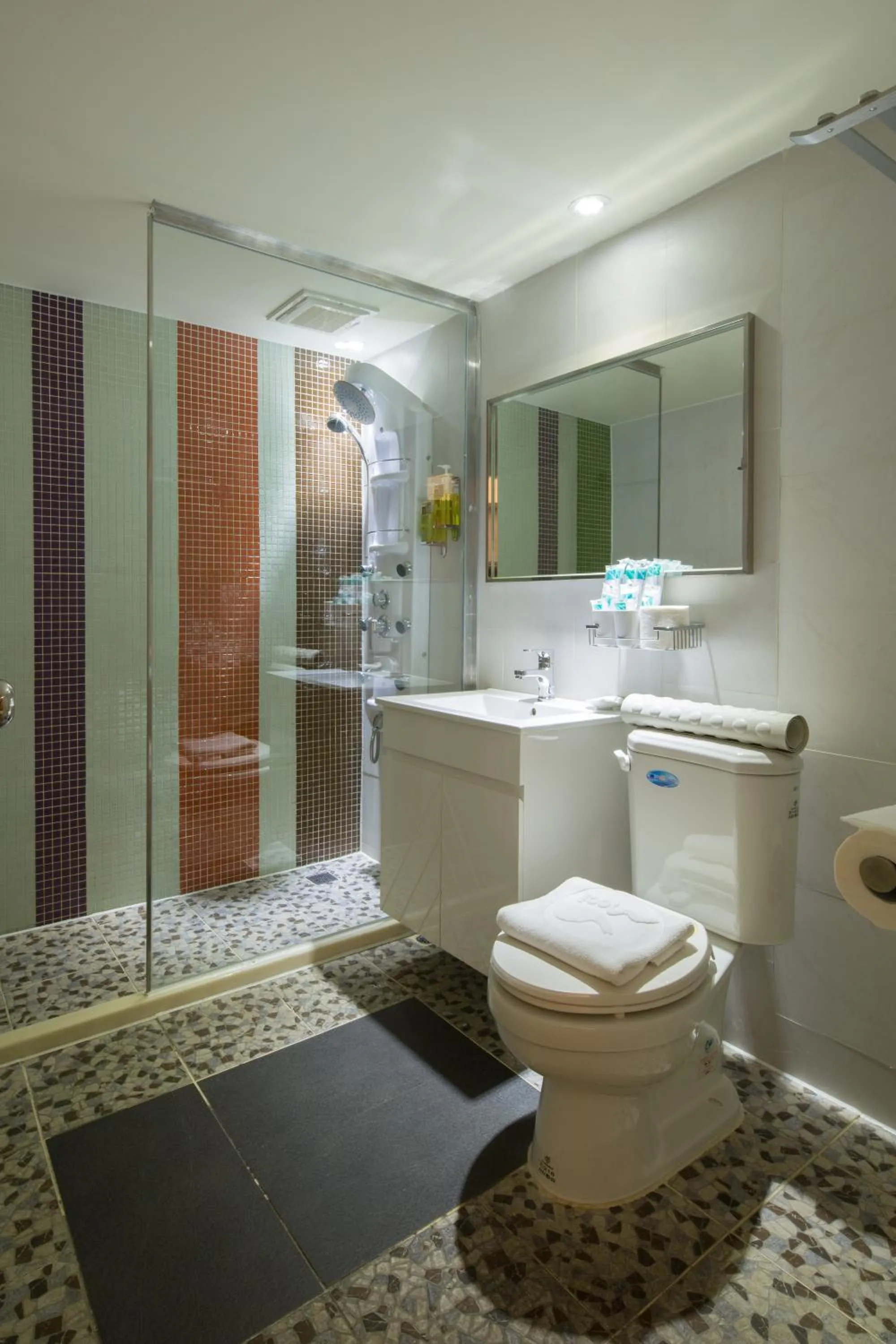 Shower in Meci Hotel