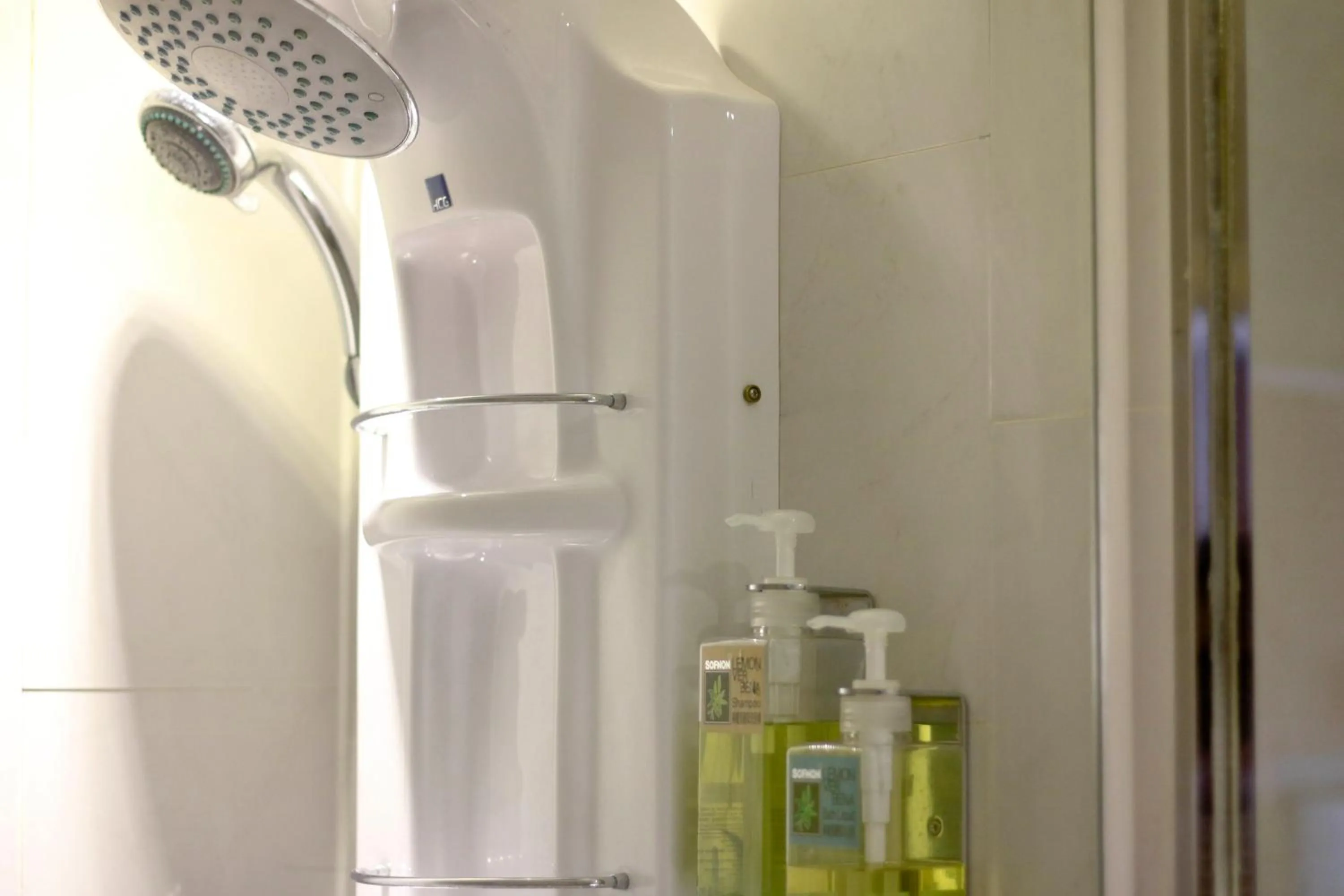 Shower in Meci Hotel