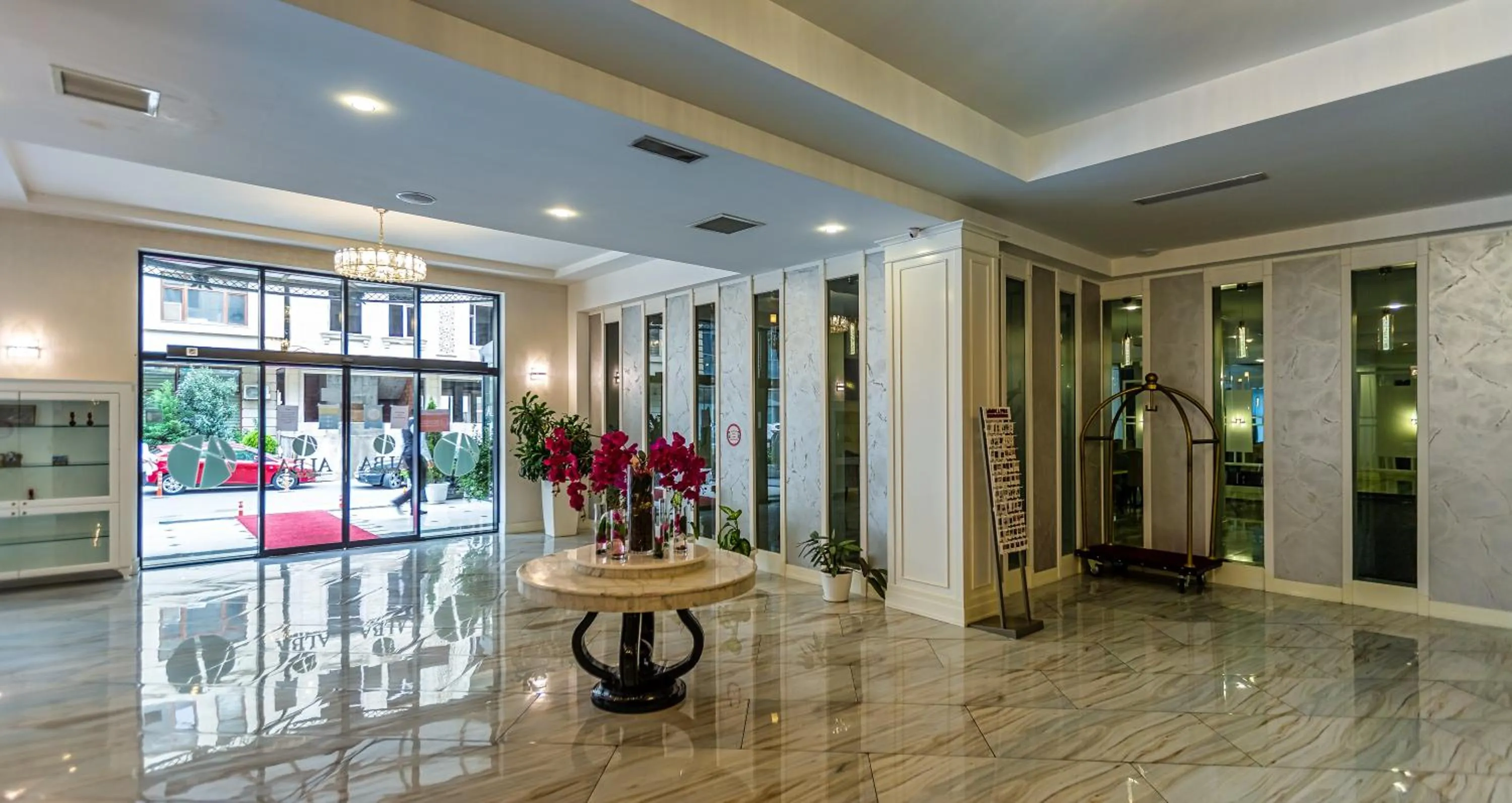 Lobby or reception in ALBA HOTEL & SPA