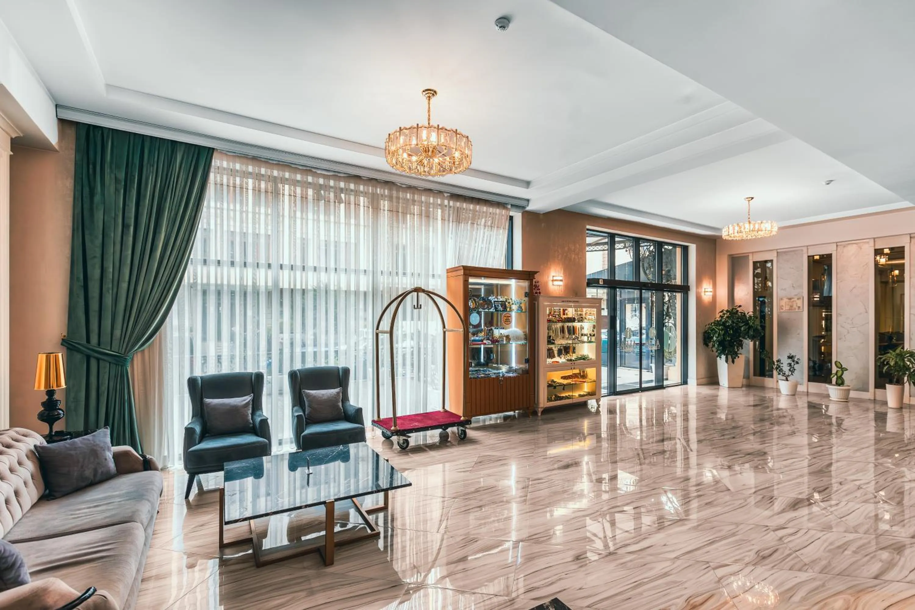 Living room in ALBA HOTEL & SPA