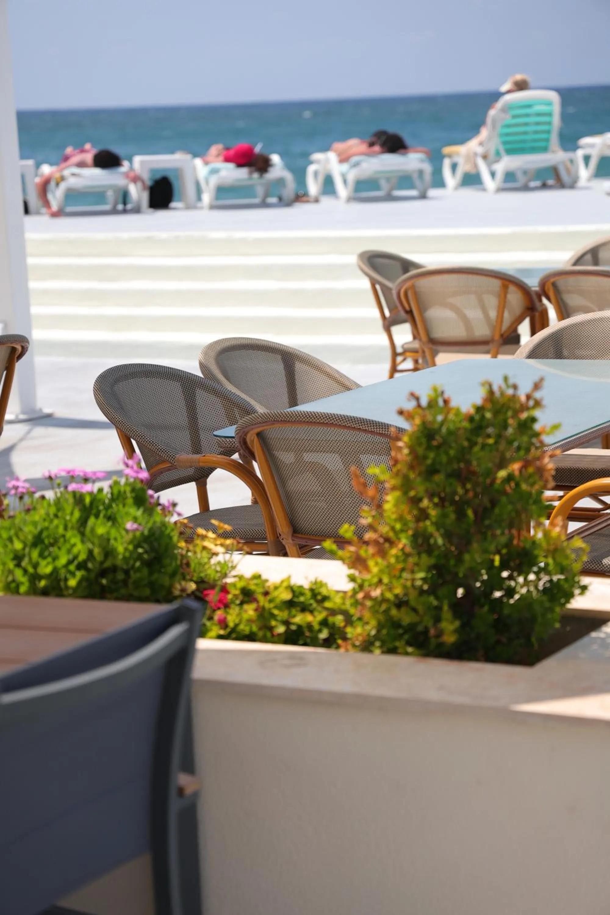 Riviera Hotel and Beach Lounge, Beirut