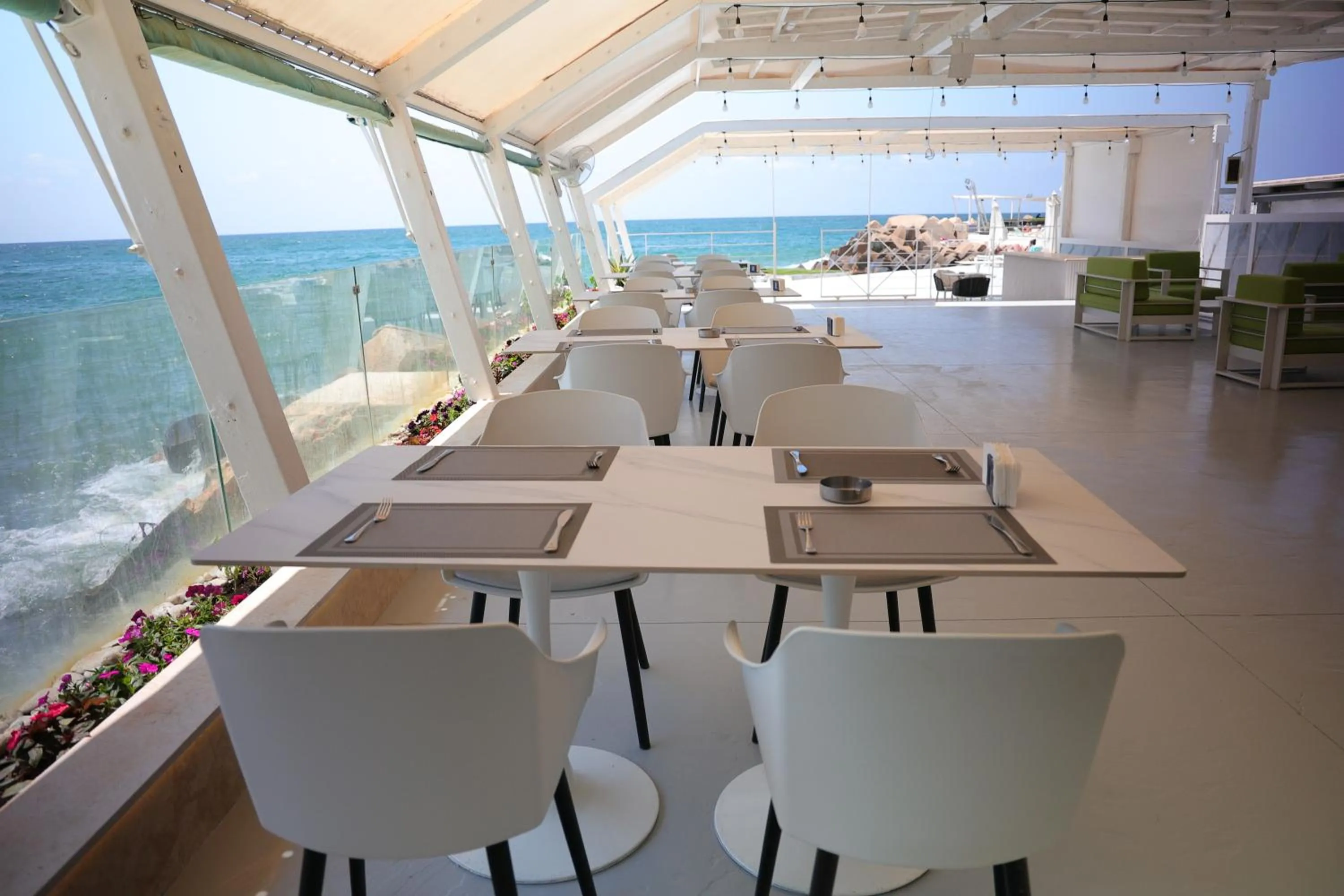 Riviera Hotel and Beach Lounge, Beirut