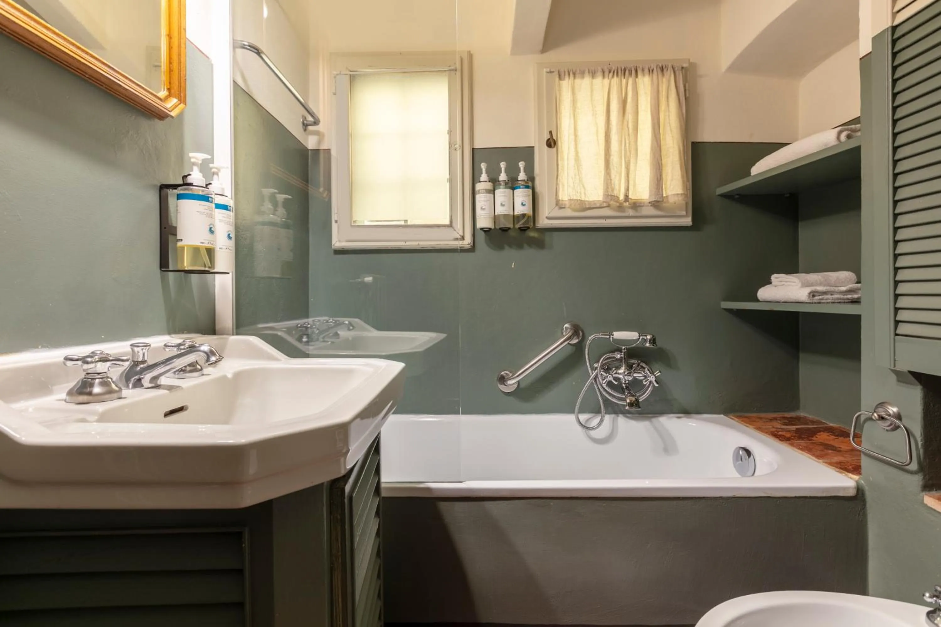 Bathroom in Numa Florence Palazzo Belfiore