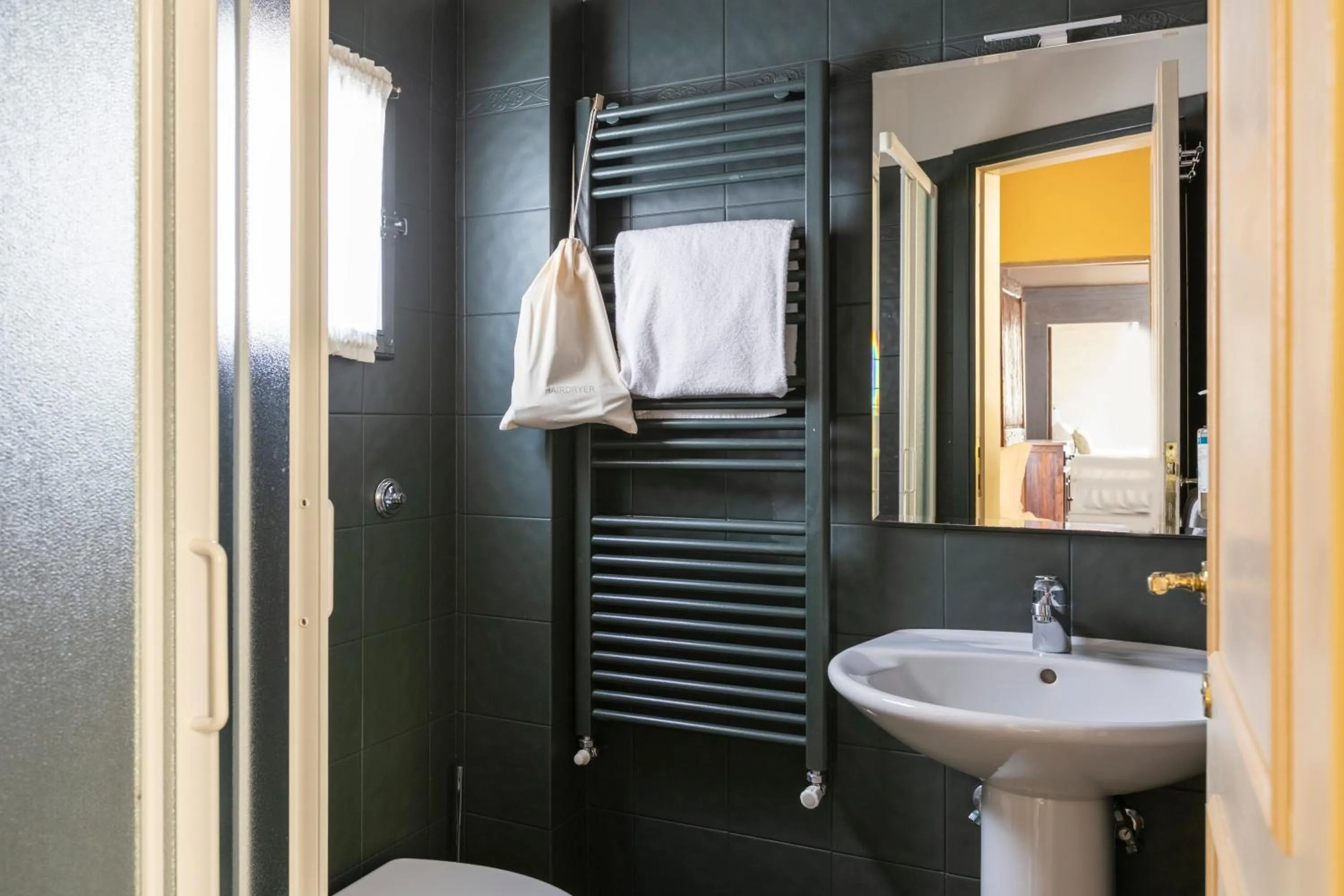 Bathroom in Numa Florence Palazzo Belfiore