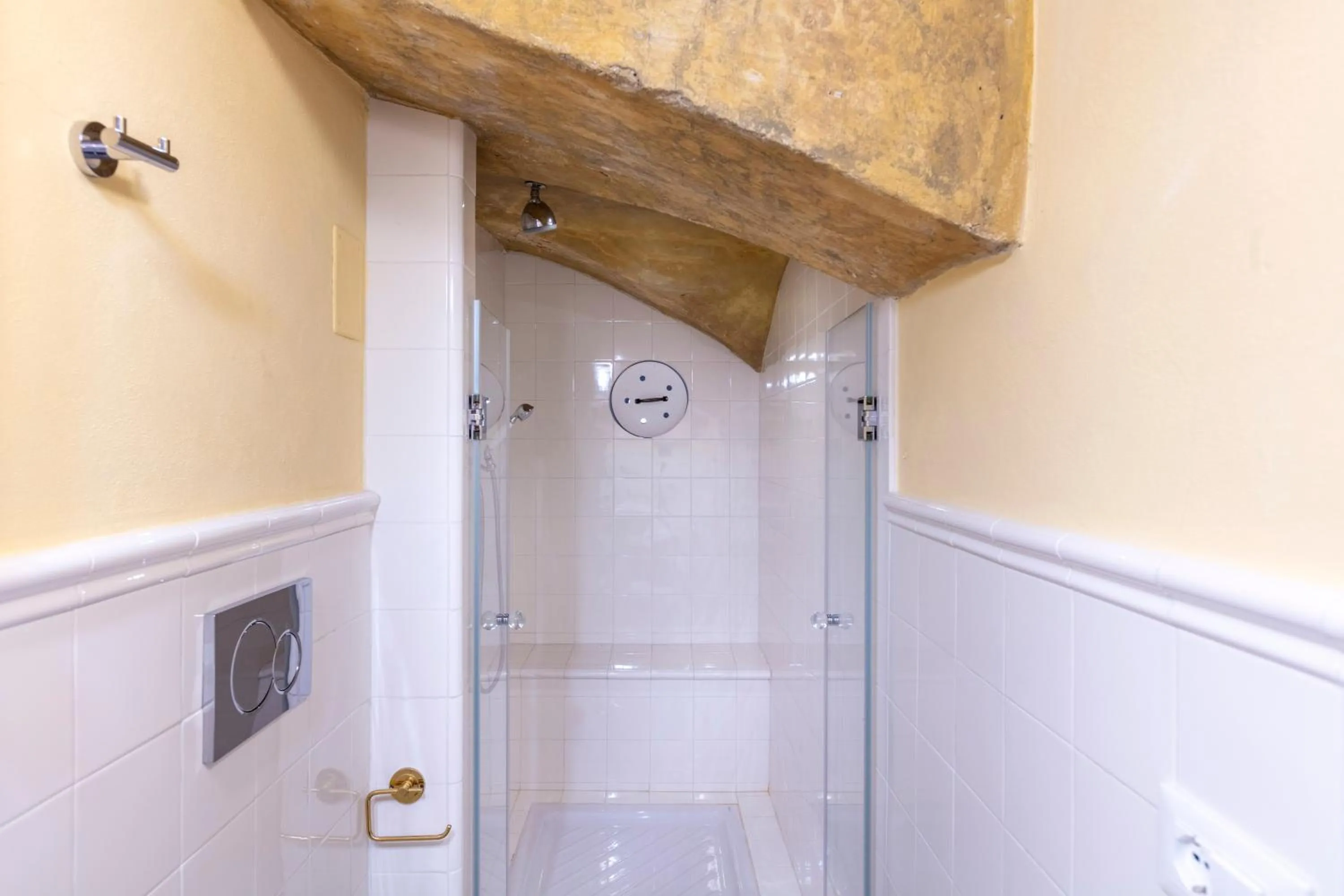 Shower in Numa Florence Palazzo Belfiore