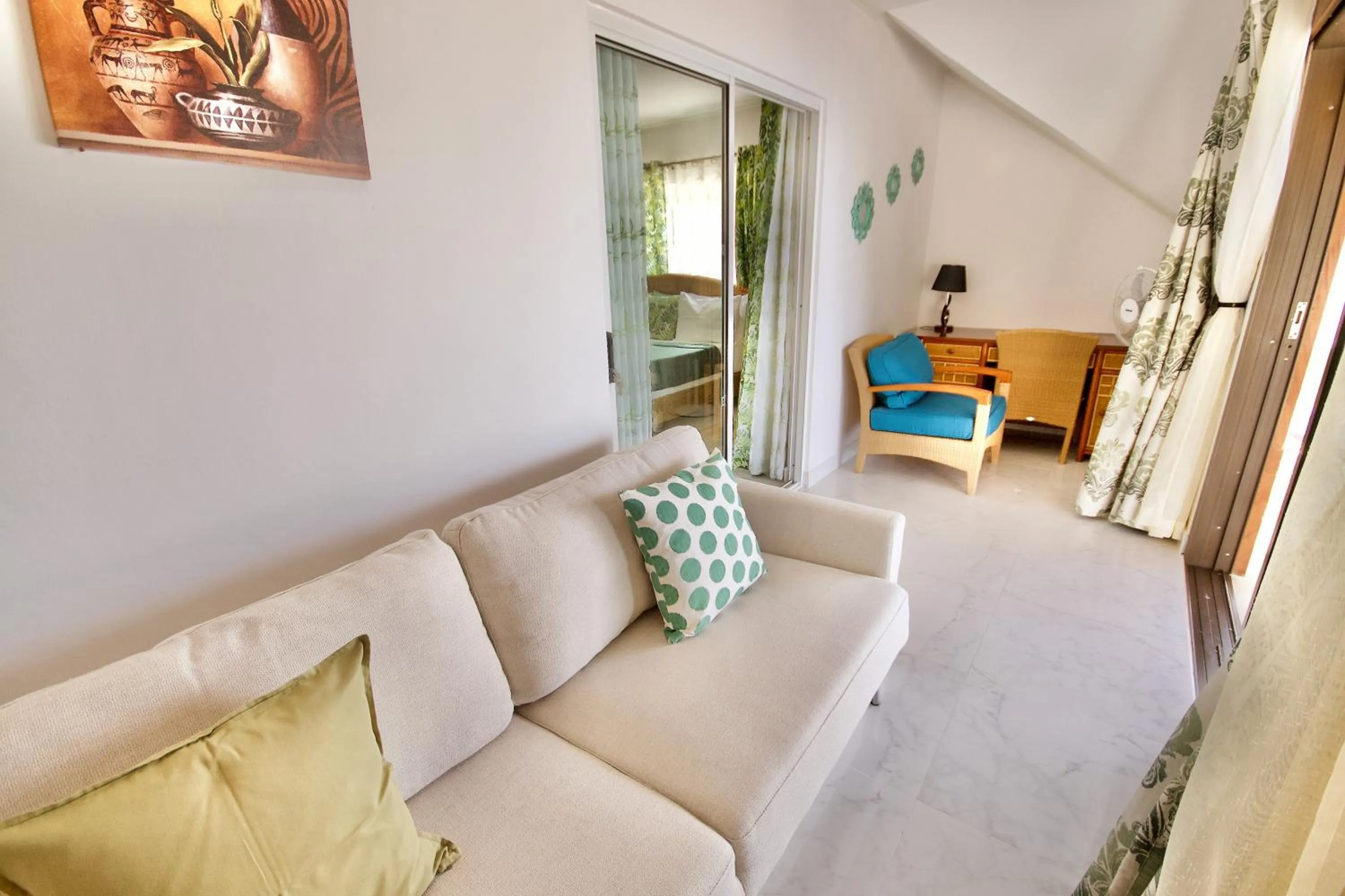 Seating area in SEA SPLASH SELF CATERING And La Petite Maison