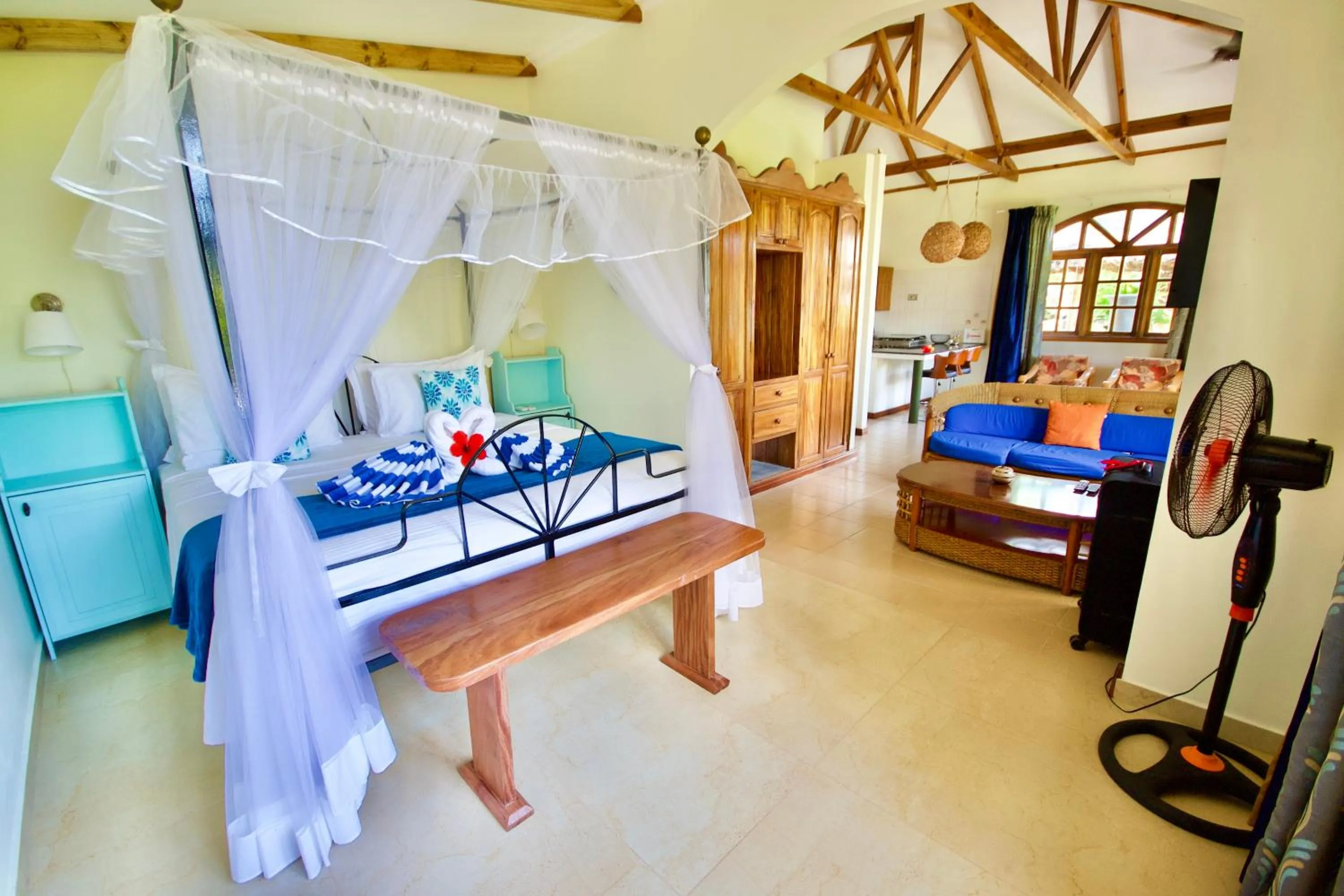 Bed in SEA SPLASH SELF CATERING And La Petite Maison