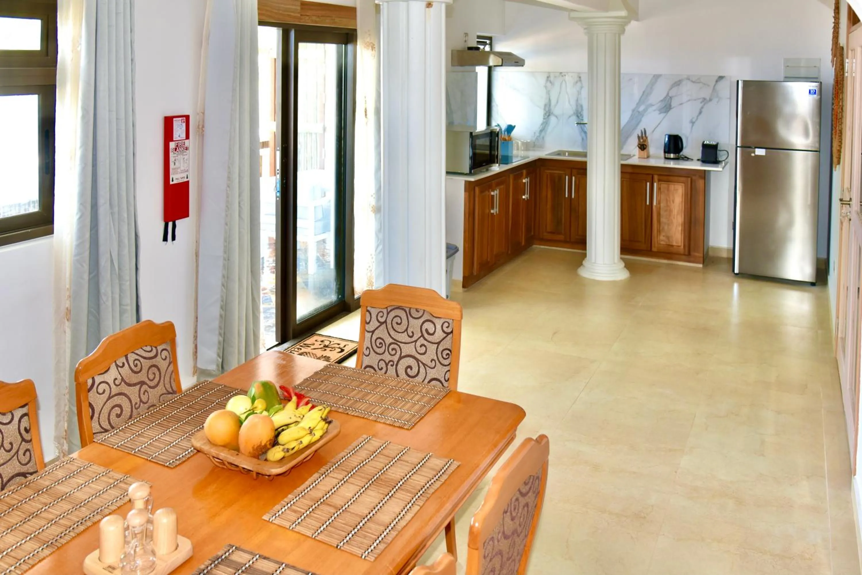 Dining area in SEA SPLASH SELF CATERING And La Petite Maison