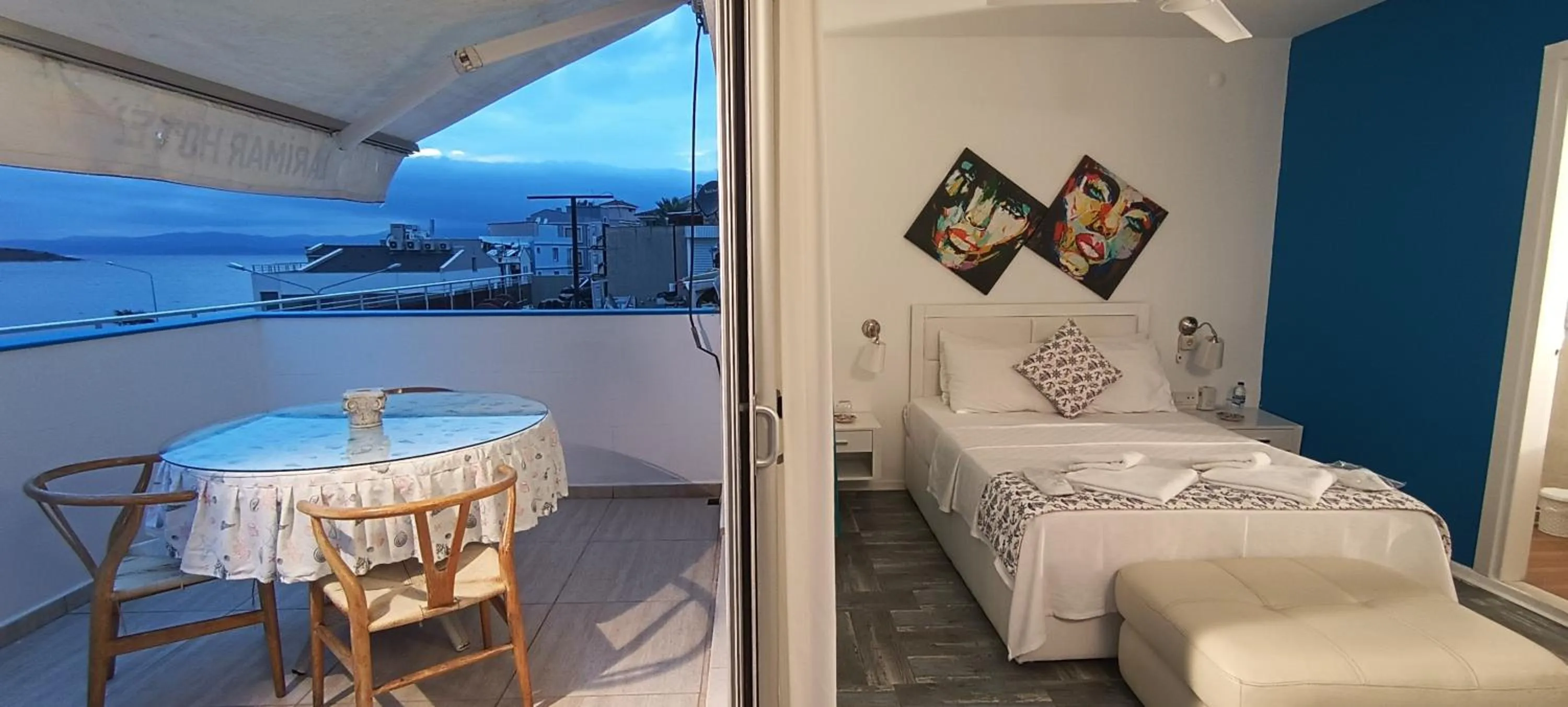 Balcony/Terrace, Bed in Larimar Hotel Cesme