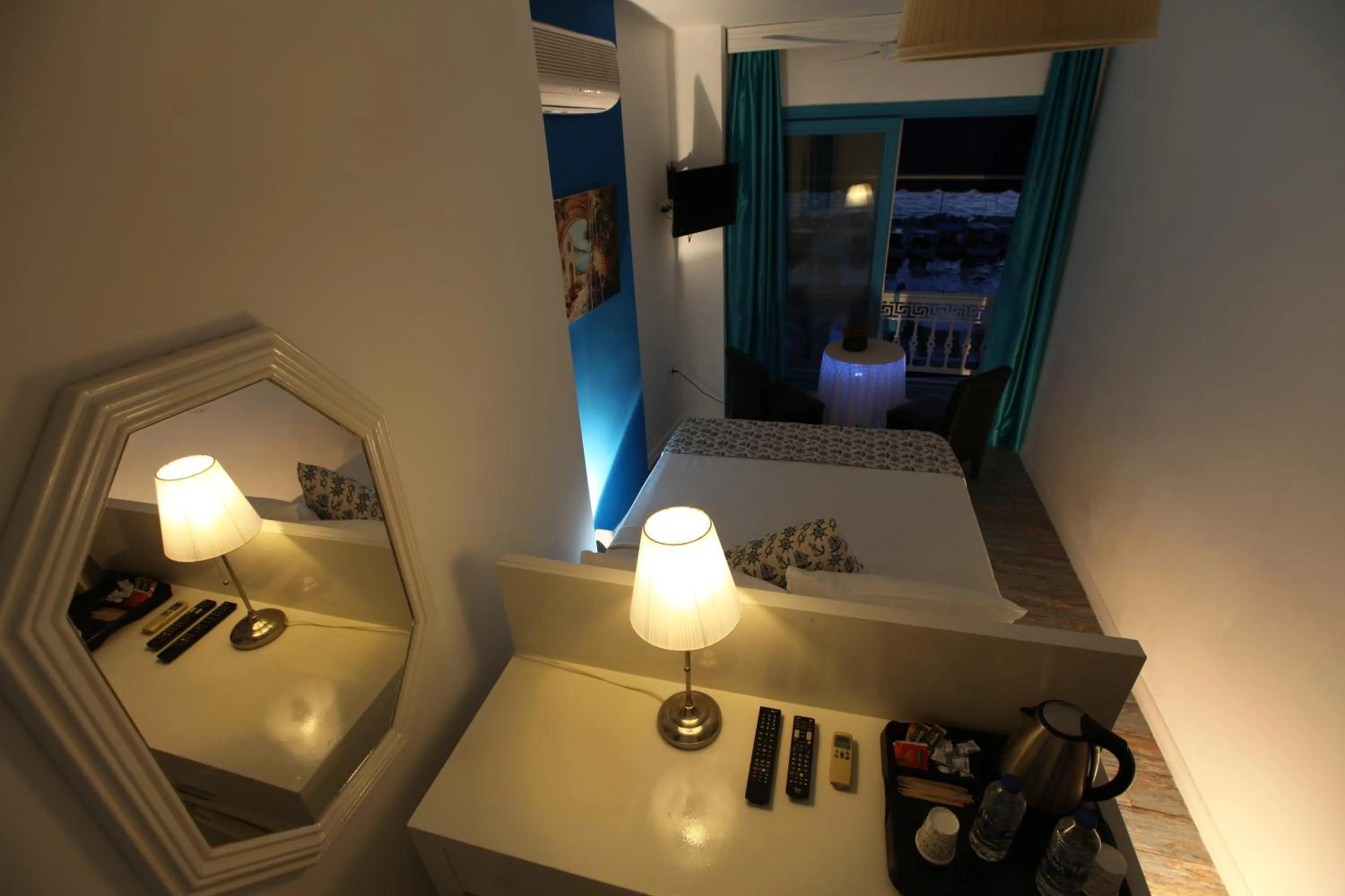 Night in Larimar Hotel Cesme